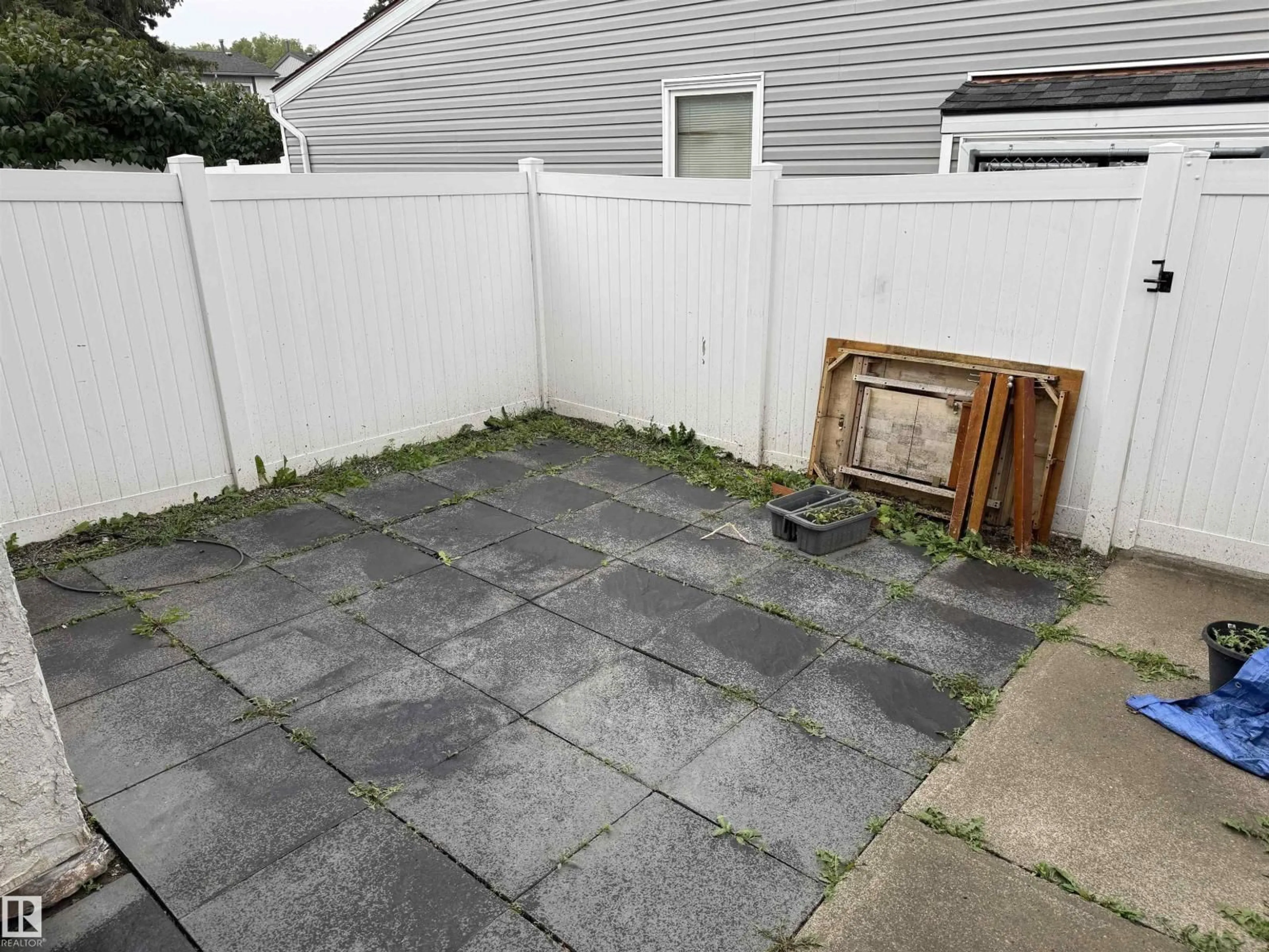 Patio, street for 6340 184 ST, Edmonton Alberta T5T2N8