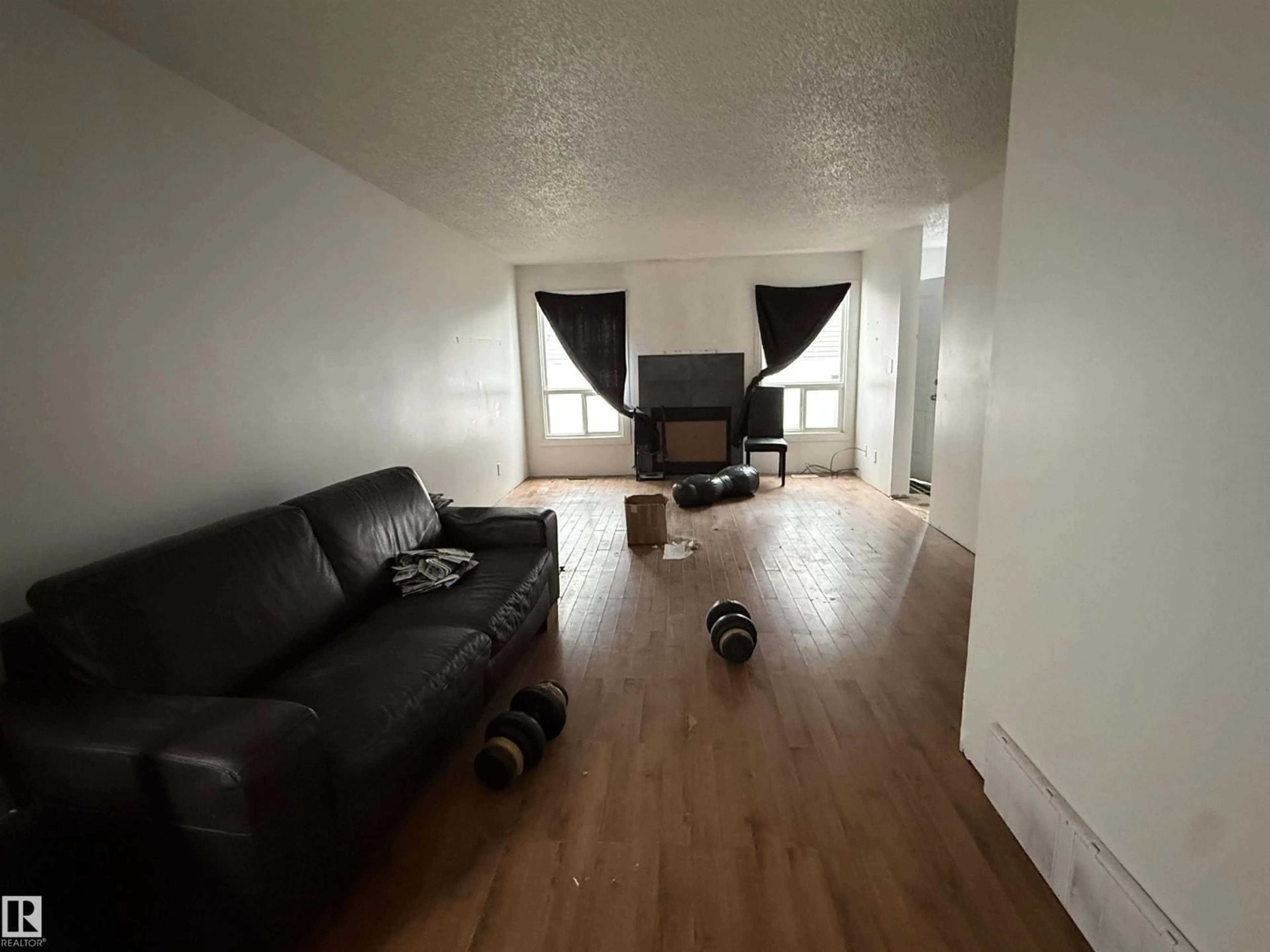 A pic of a room for 6340 184 ST, Edmonton Alberta T5T2N8