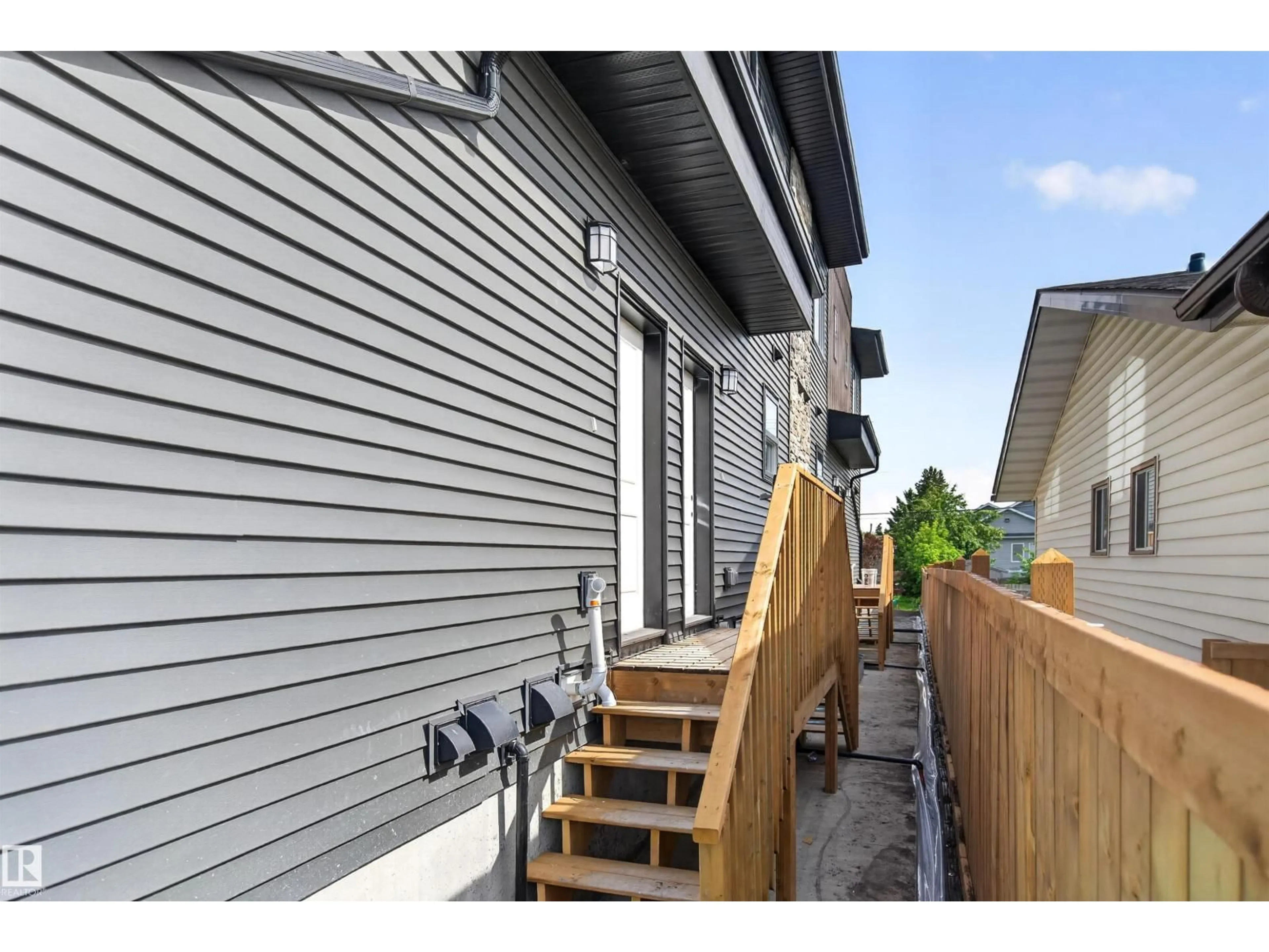 Unknown for 9945 154 ST, Edmonton Alberta T5P2G8