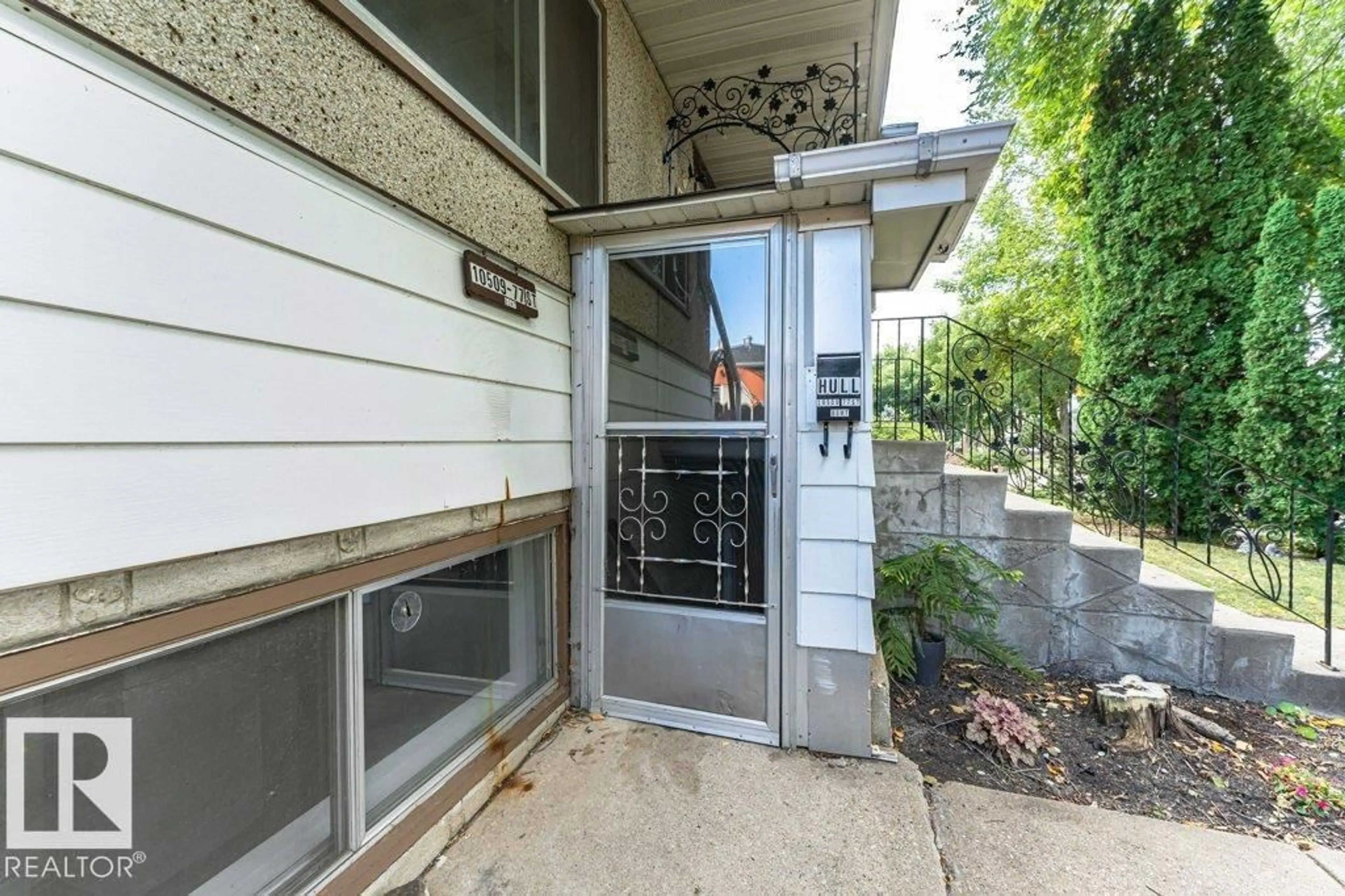 Unknown for 10509 77 ST, Edmonton Alberta T6A3C8