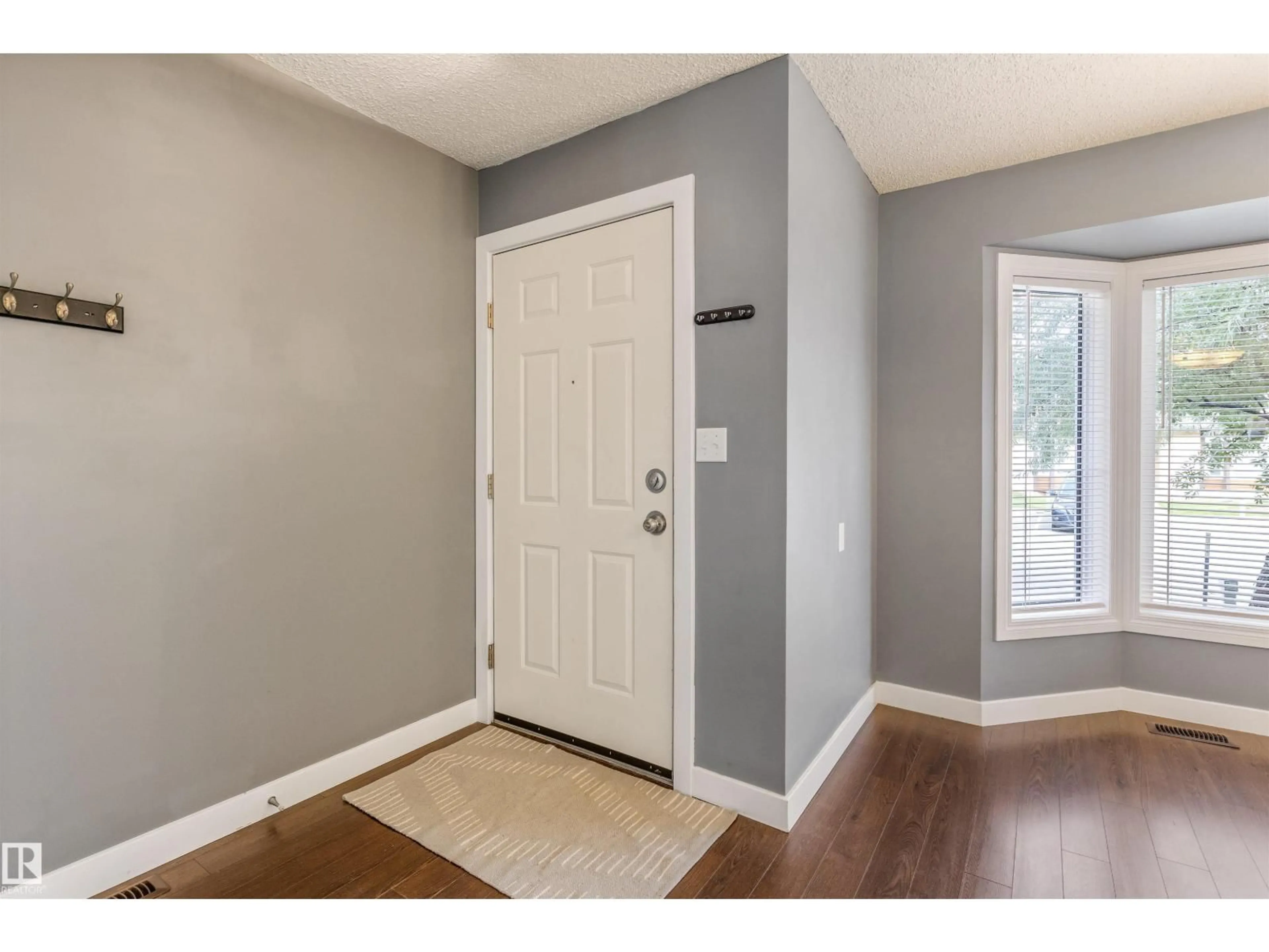 Indoor entryway for #44 - 10205 158 AV NW, Edmonton Alberta T5X5E5