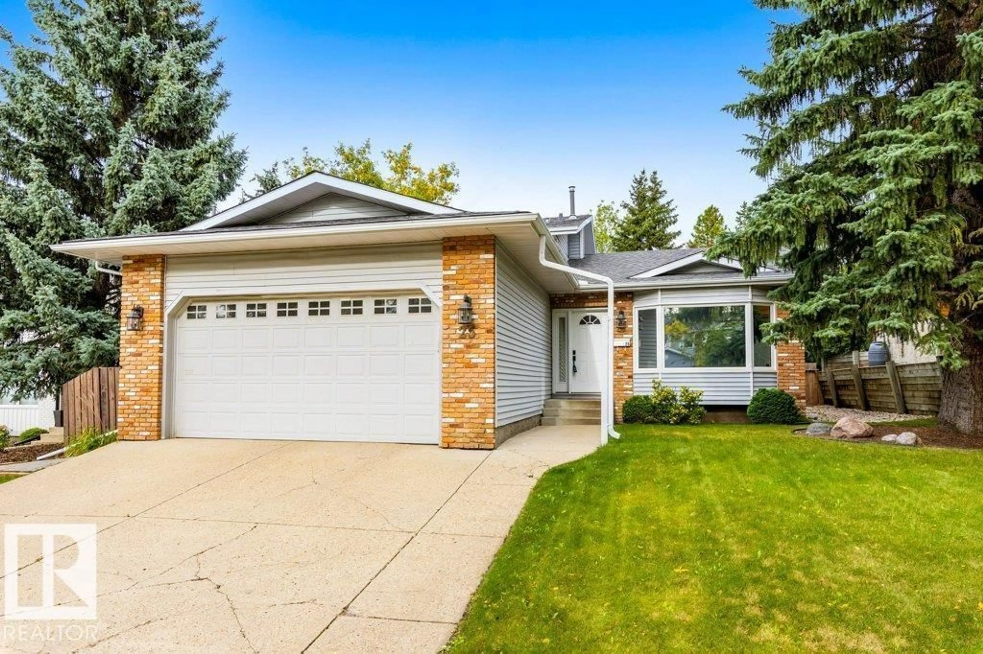 Home with vinyl exterior material, street for 25 WELLAND CR, St. Albert Alberta T8N3W3