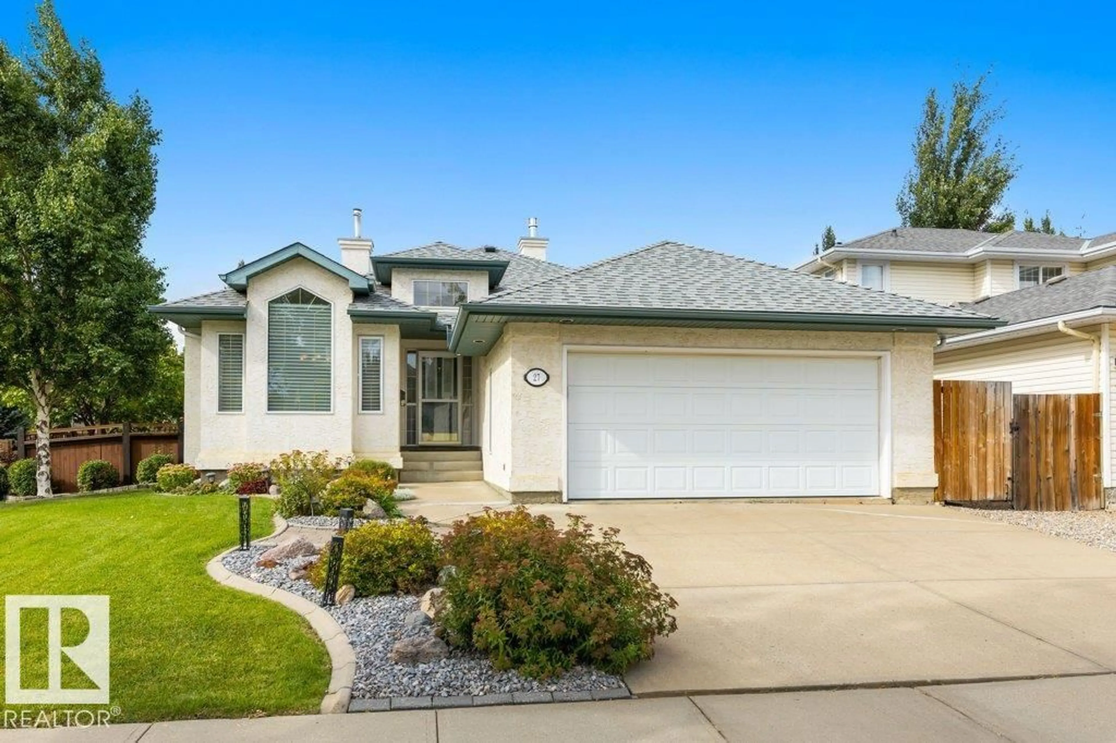 Home with vinyl exterior material, street for 27 DOUZIECH CL, St. Albert Alberta T8N6G9