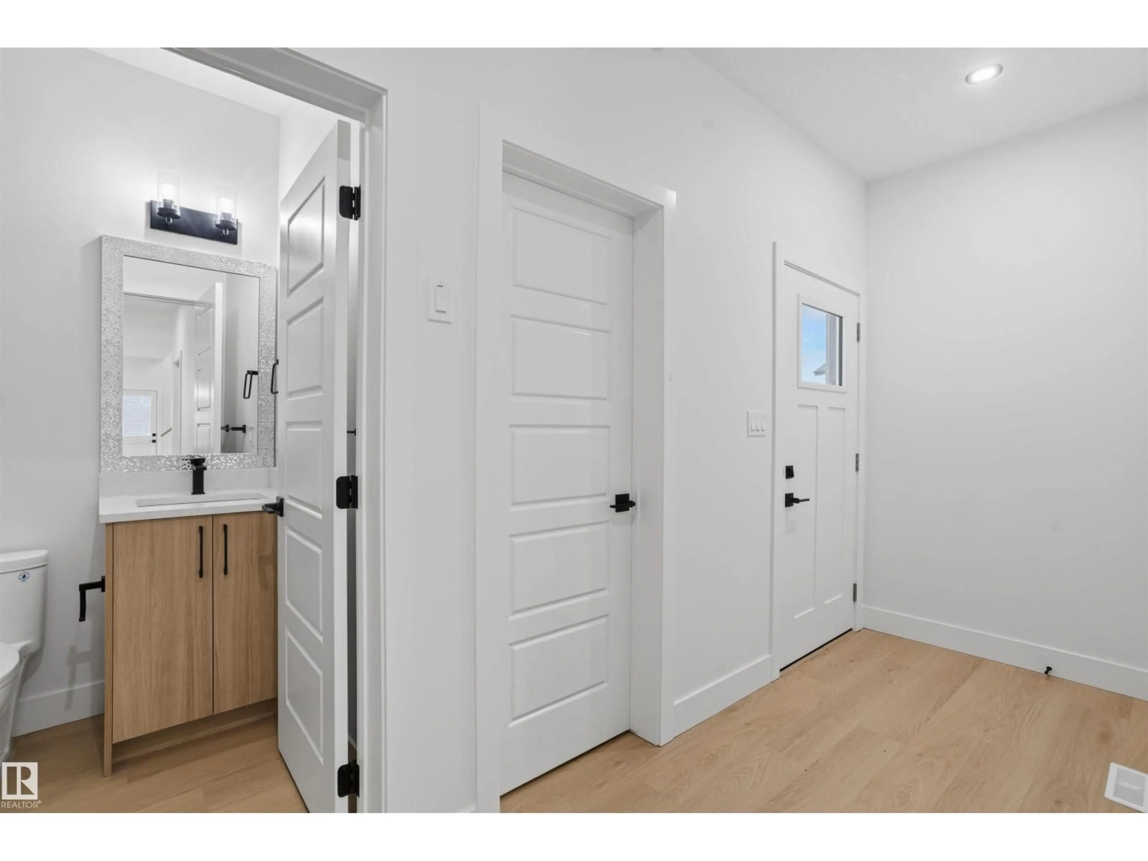 Indoor entryway for NW - 2411 209 ST, Edmonton Alberta T6M3L4