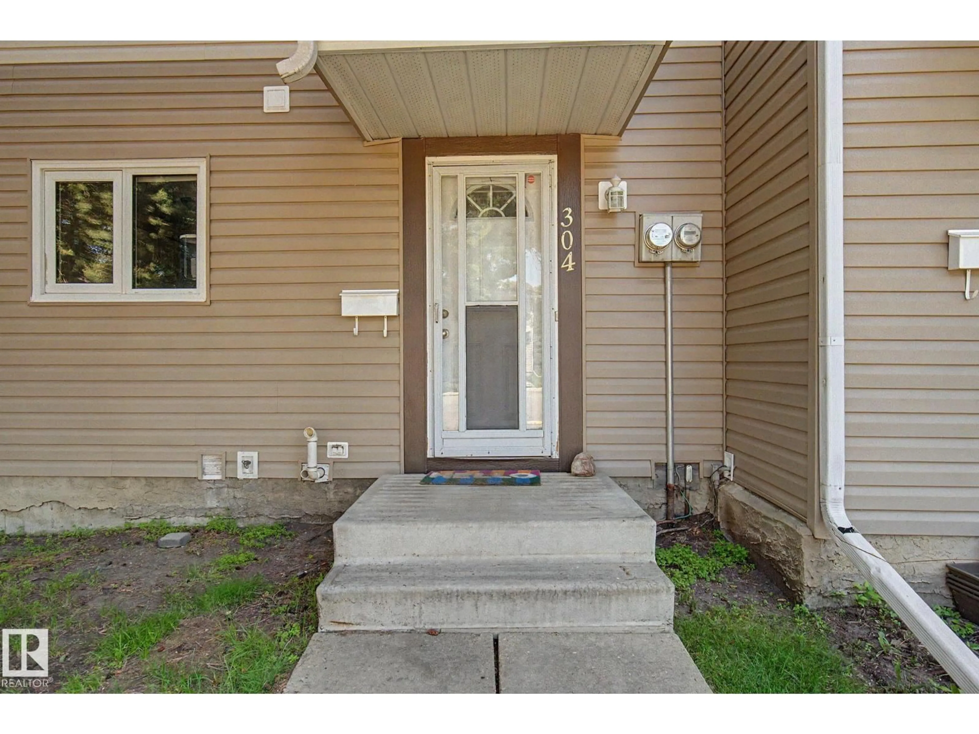 Indoor entryway for 304 SPRUCE GL, Spruce Grove Alberta T7X2J7