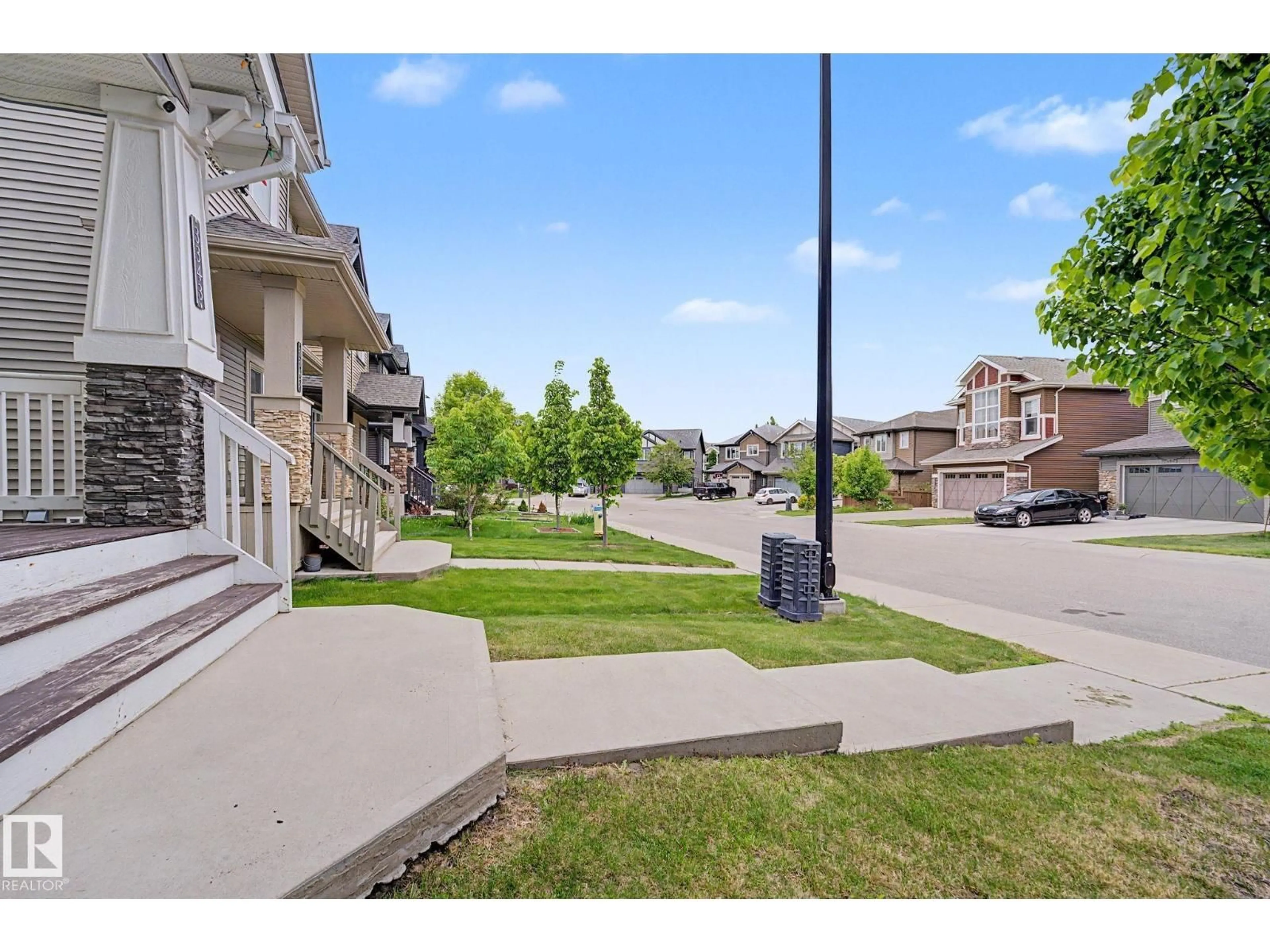 Patio, street for SW - 3343 WEIDLE WY, Edmonton Alberta T6X1T2