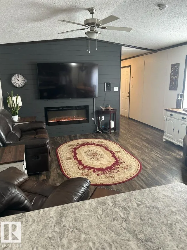 63 WILLOW PARK ES, Leduc 4
