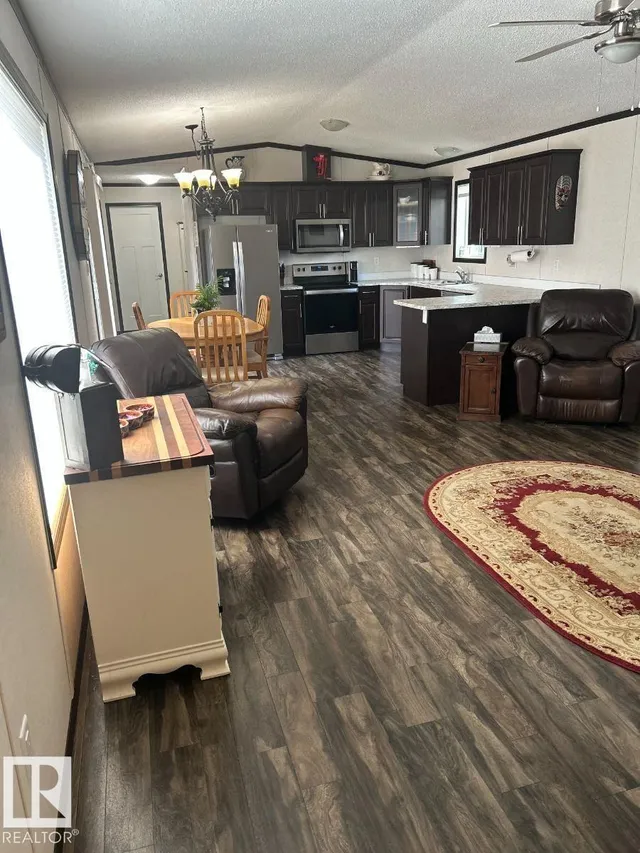 63 WILLOW PARK ES, Leduc 5