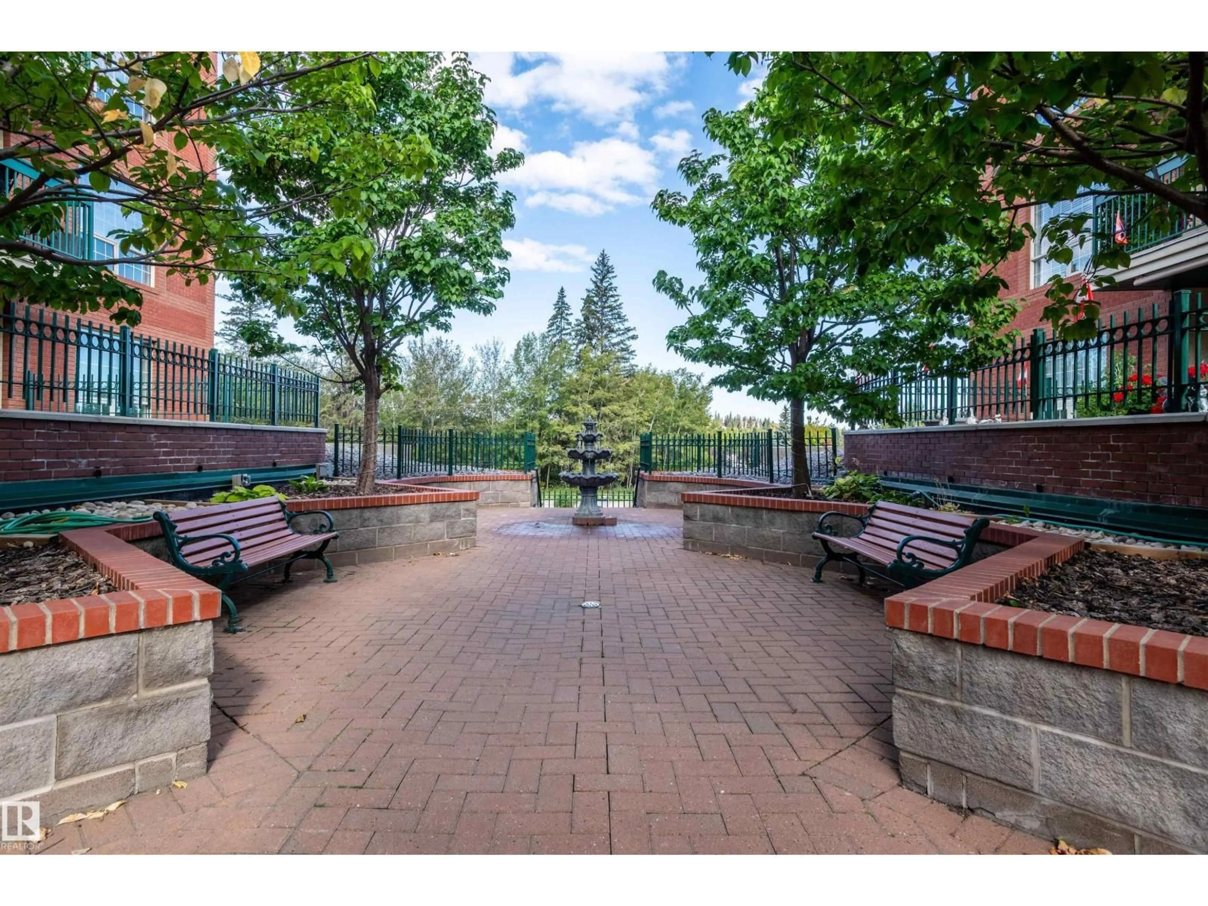Patio, street for 106 35 SIR WINSTON CHURCHILL AV, St. Albert Alberta T8N0G3