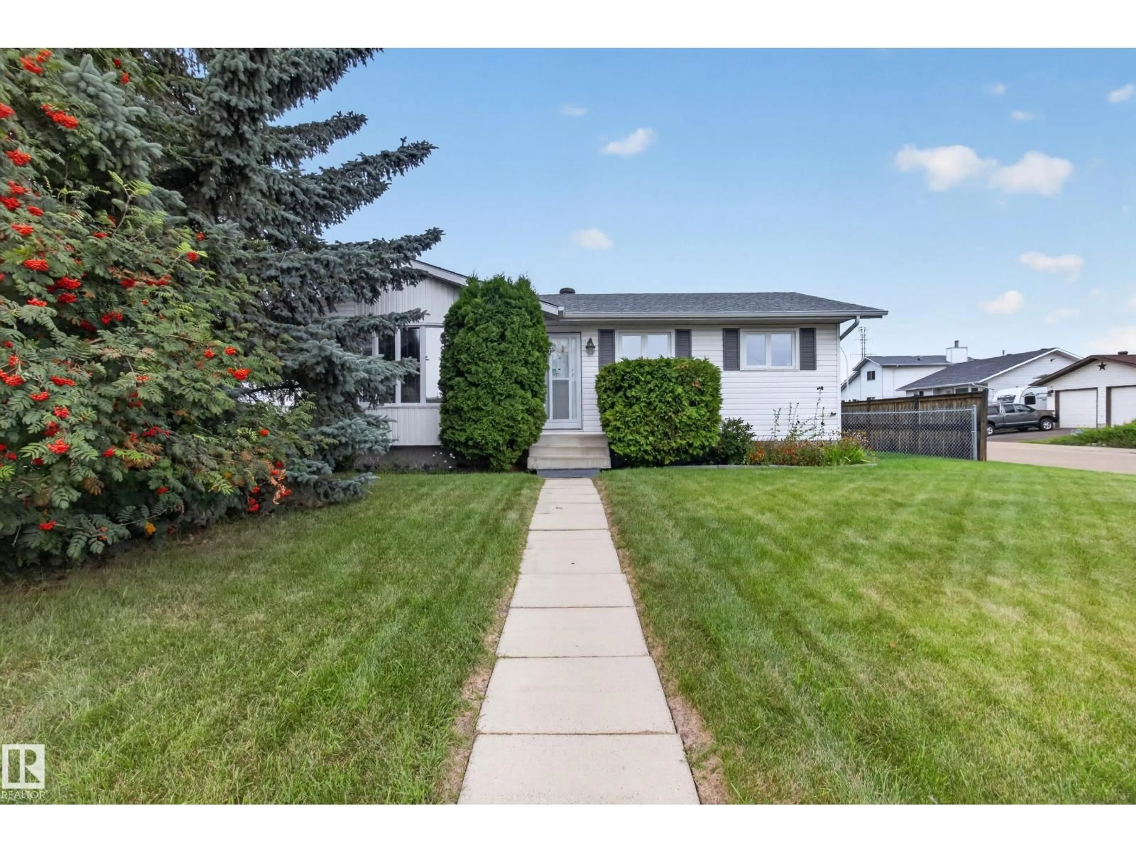 Home with vinyl exterior material, street for NW - 14546 19 ST, Edmonton Alberta T5Y1V4