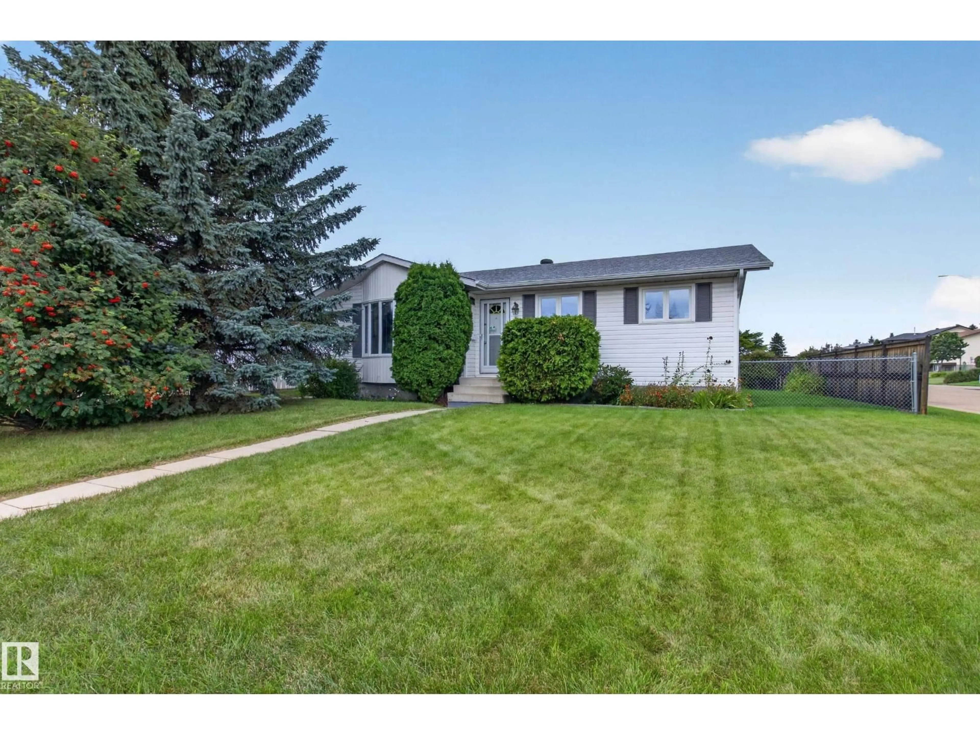 A pic from outside/outdoor area/front of a property/back of a property/a pic from drone, street for NW - 14546 19 ST, Edmonton Alberta T5Y1V4