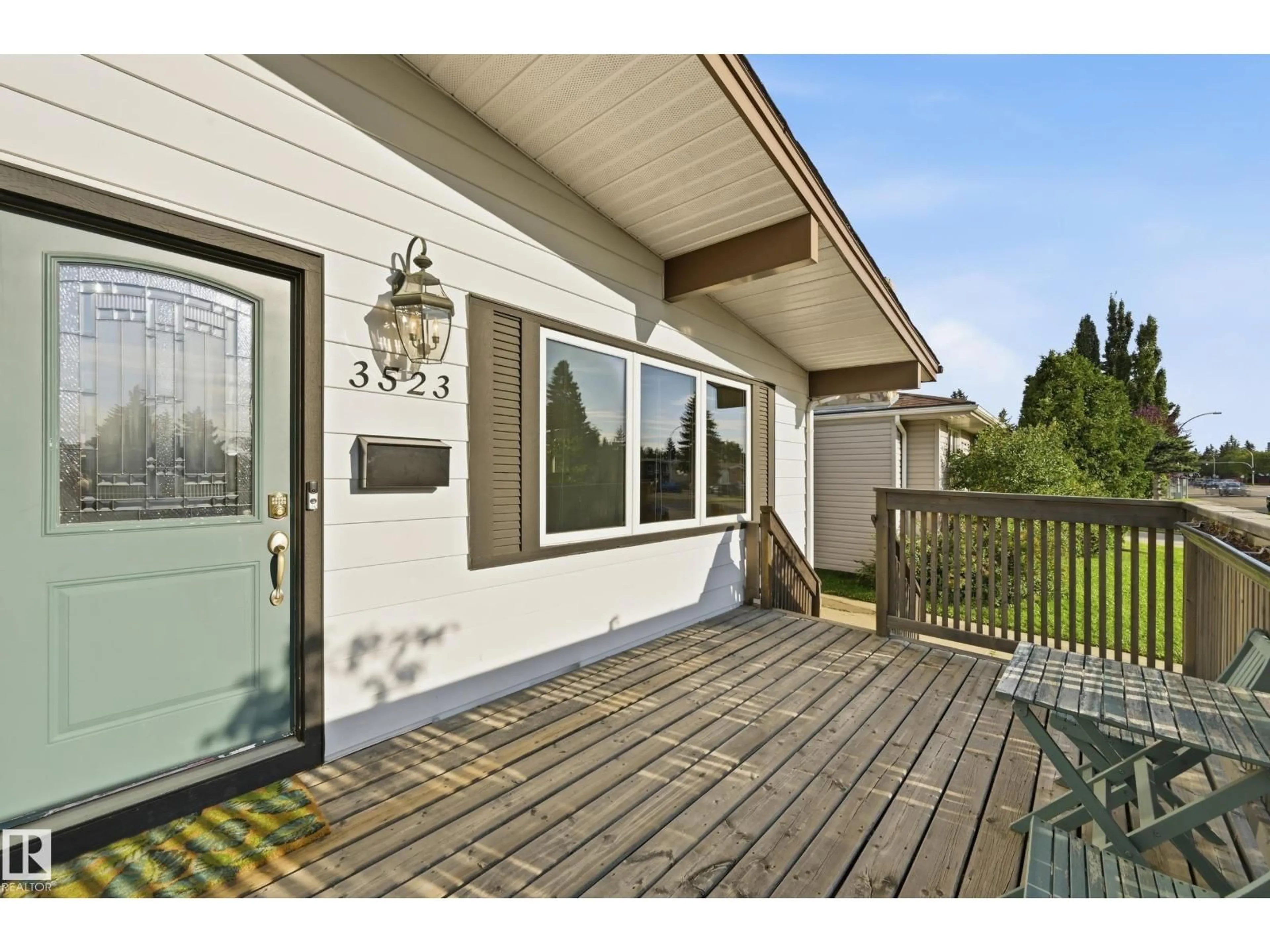 Unknown for 3523 106 ST, Edmonton Alberta T6J2L2