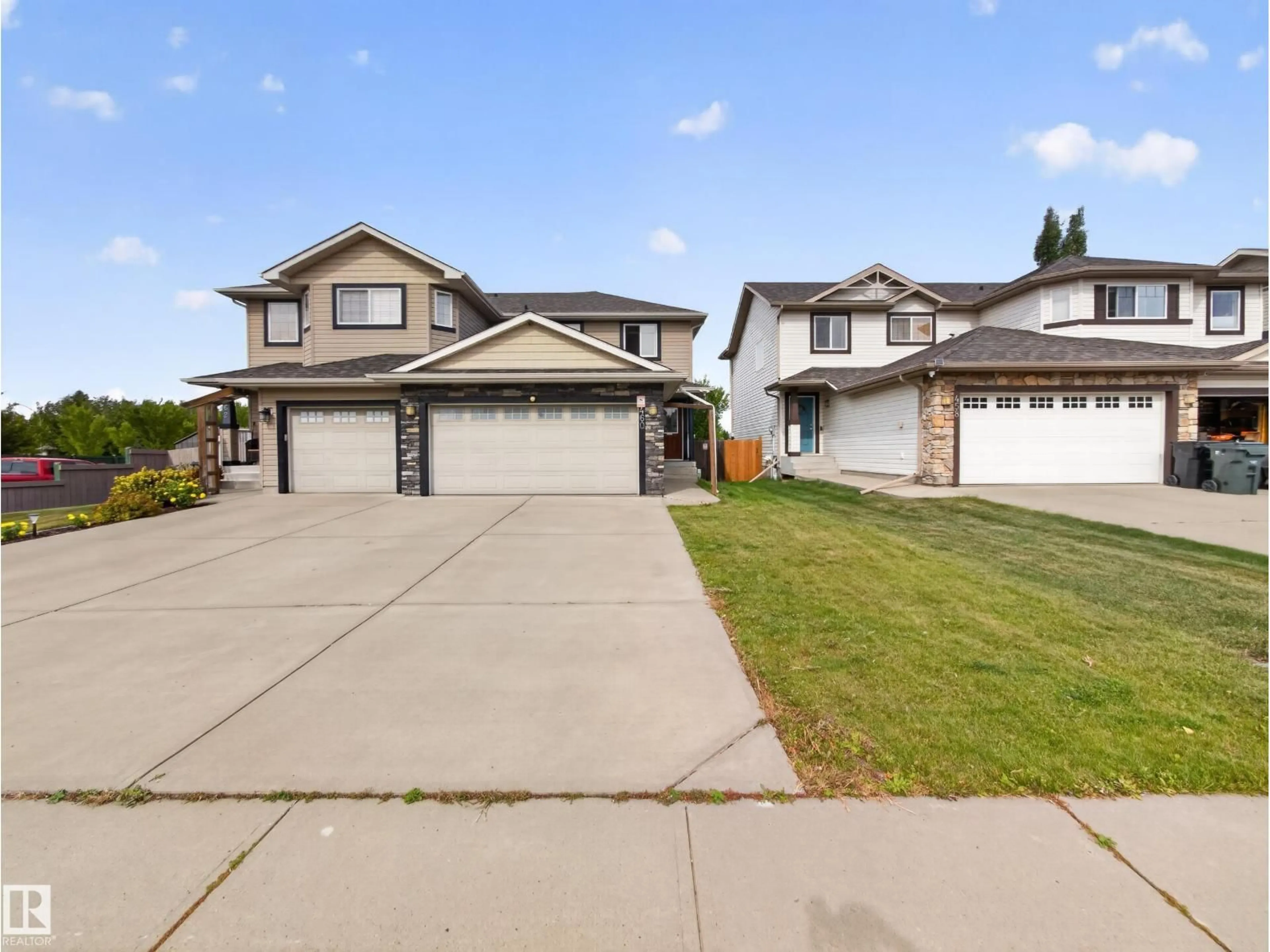 Home with vinyl exterior material, street for 460 CHARLOTTE CR, Sherwood Park Alberta T8H0K7