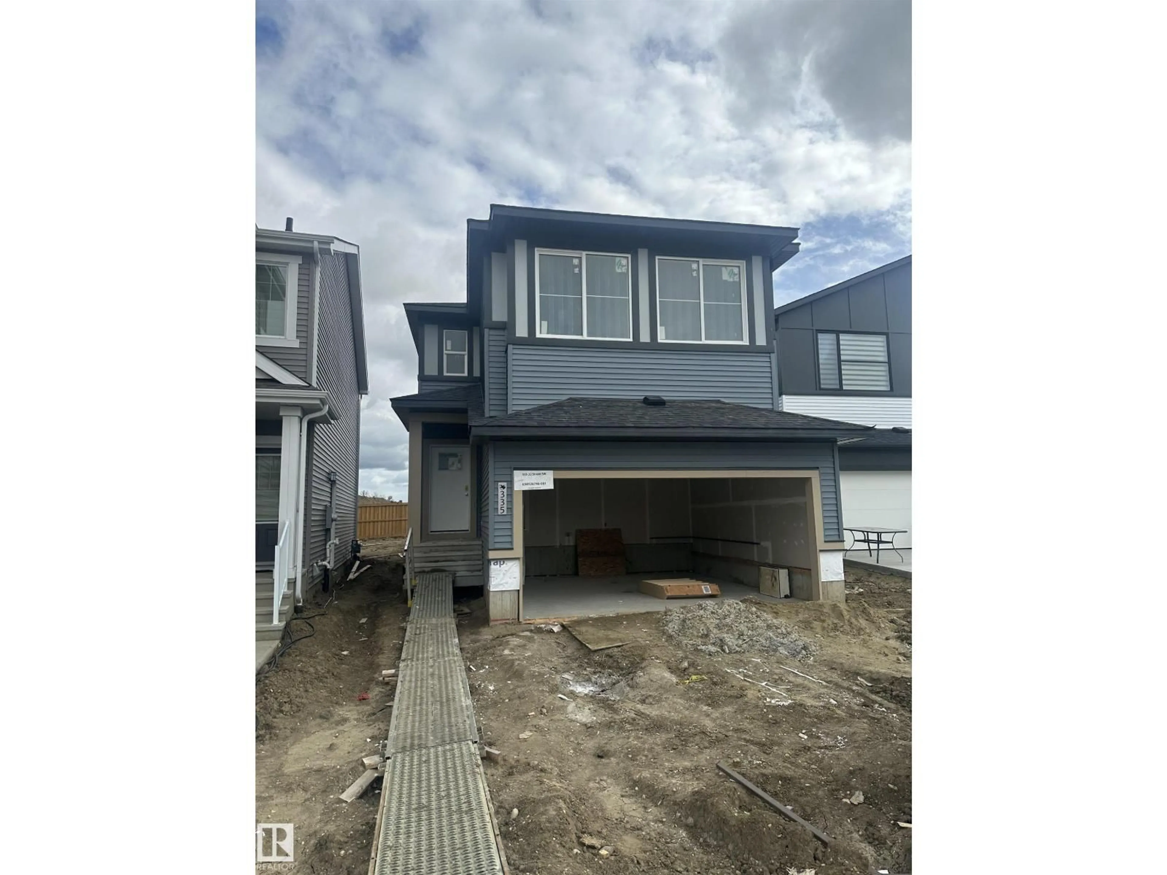 Unknown for 335 22 ST, Edmonton Alberta T6X3L4