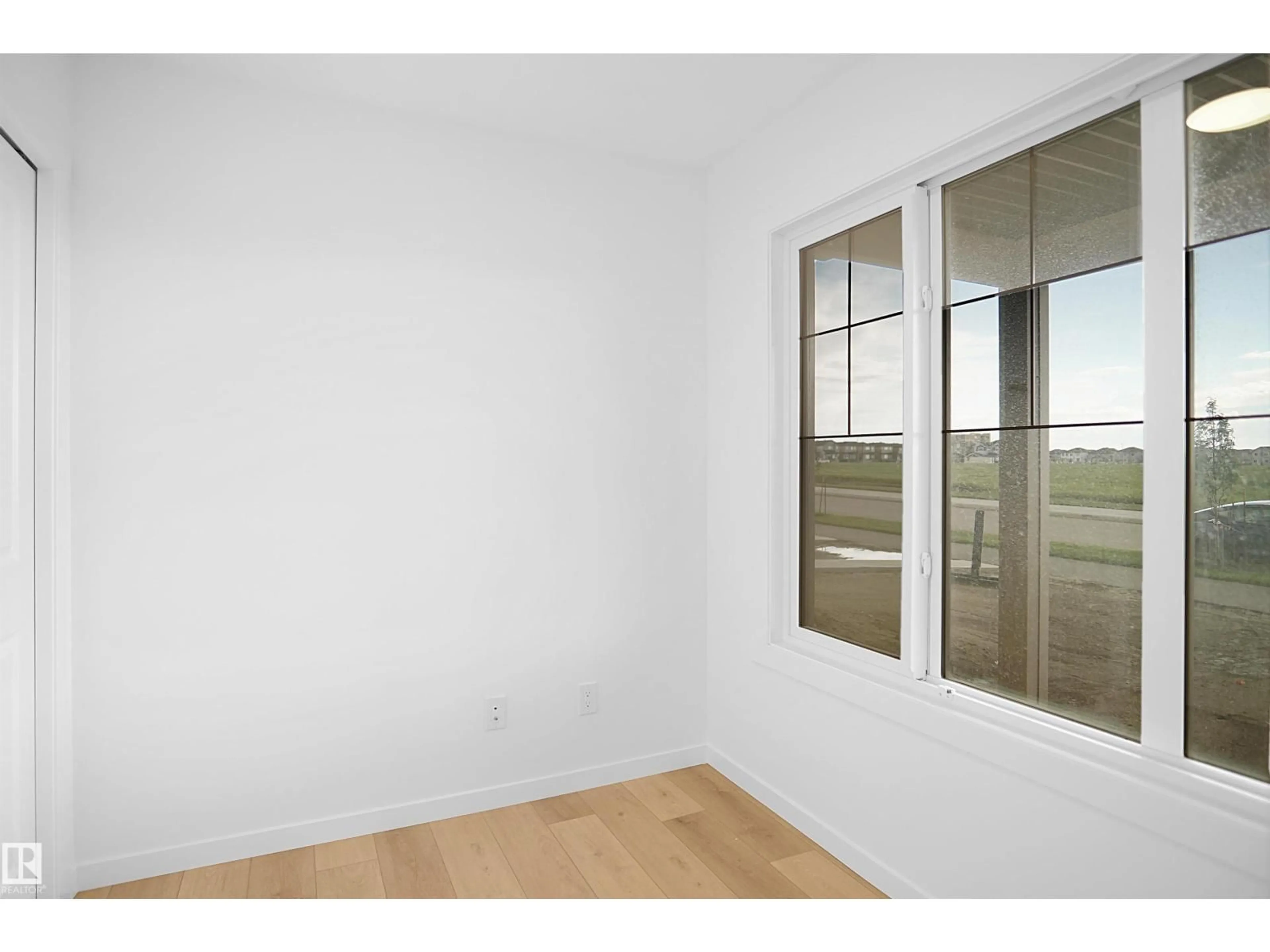 A pic of a room for 533 ASTER DR, Edmonton Alberta T6T2N8