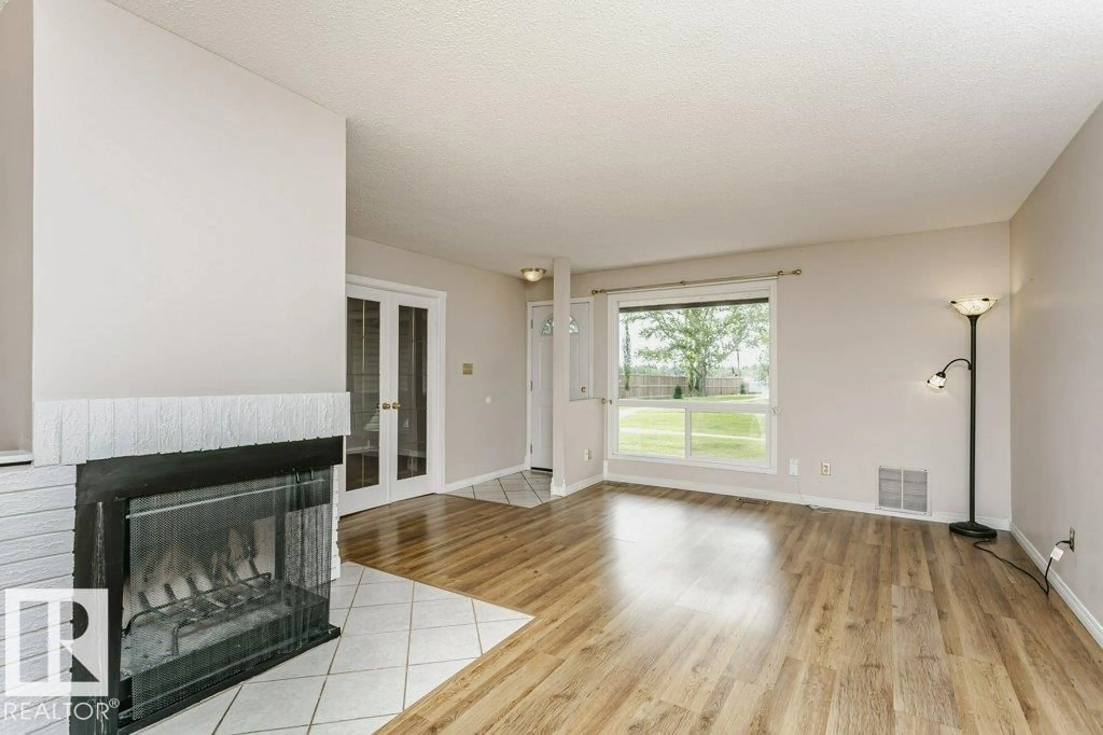 Unknown for 2083 SADDLEBACK RD, Edmonton Alberta T6J4T4