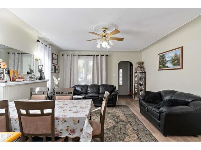 11911 70 ST NW, Edmonton 2