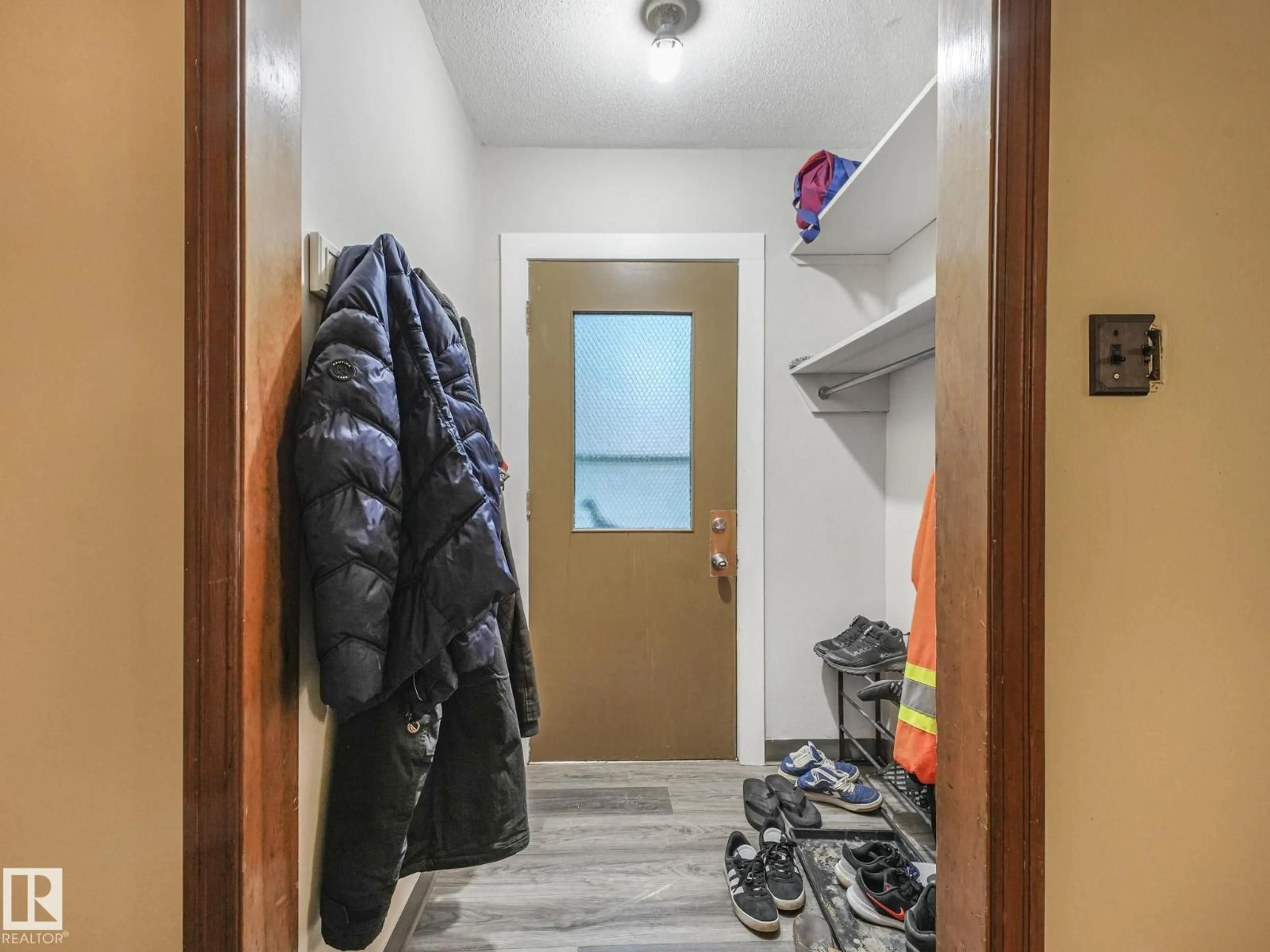 Indoor entryway for NW - 10948 108 ST, Edmonton Alberta T5H3A7