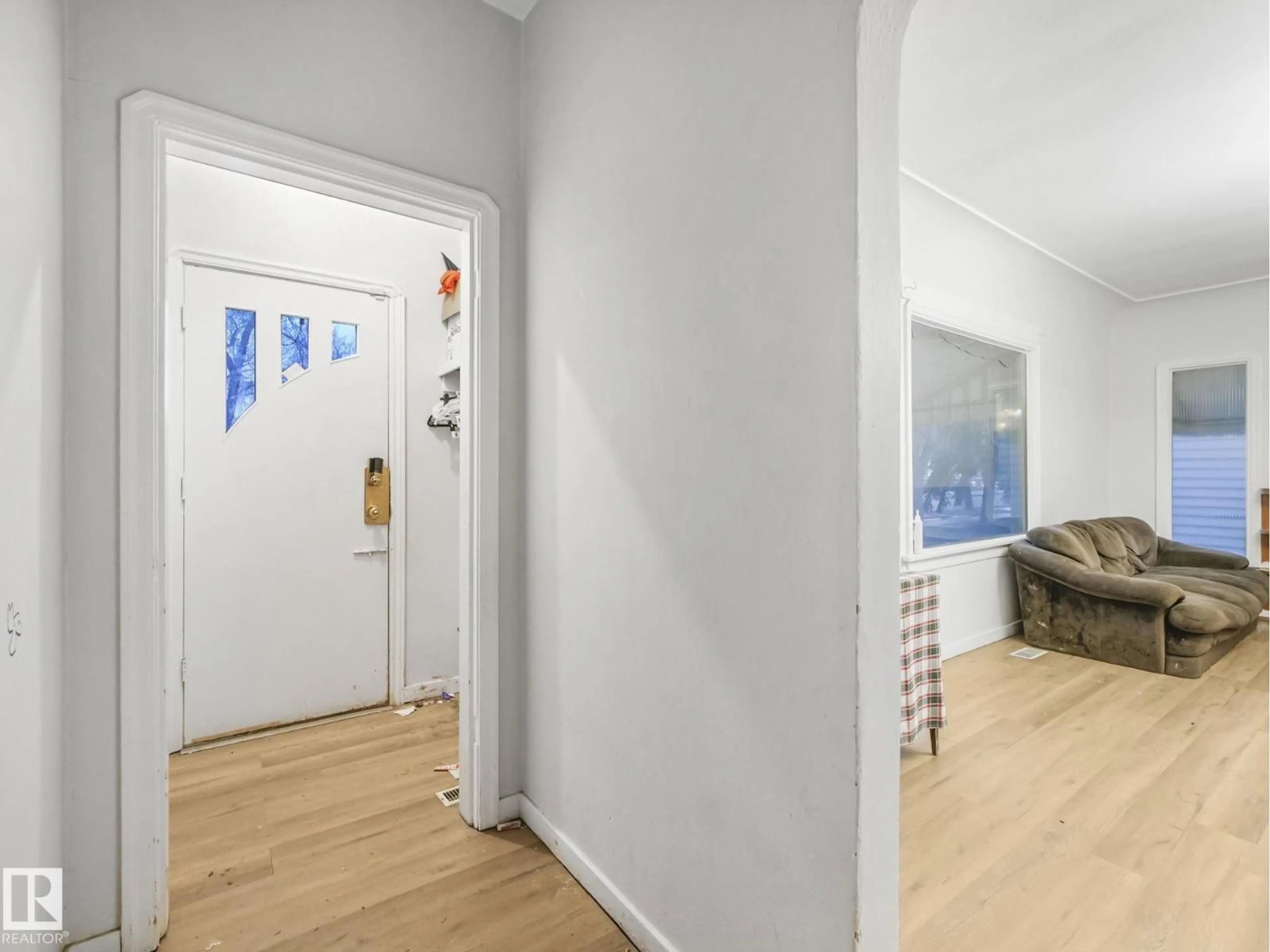 Indoor entryway for NW - 10958 108 ST, Edmonton Alberta T5H3A7