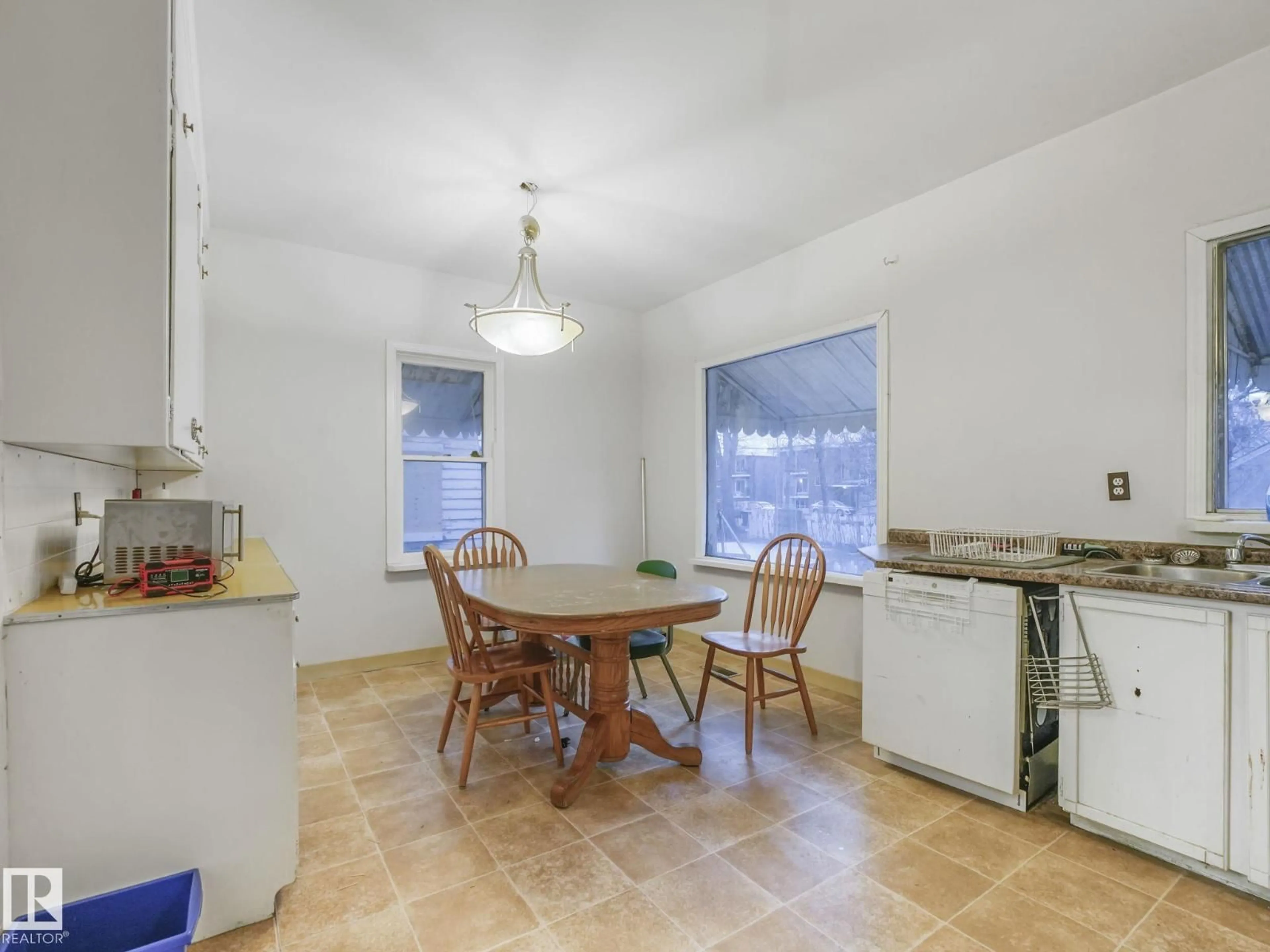 Unknown for NW - 10958 108 ST, Edmonton Alberta T5H3A7
