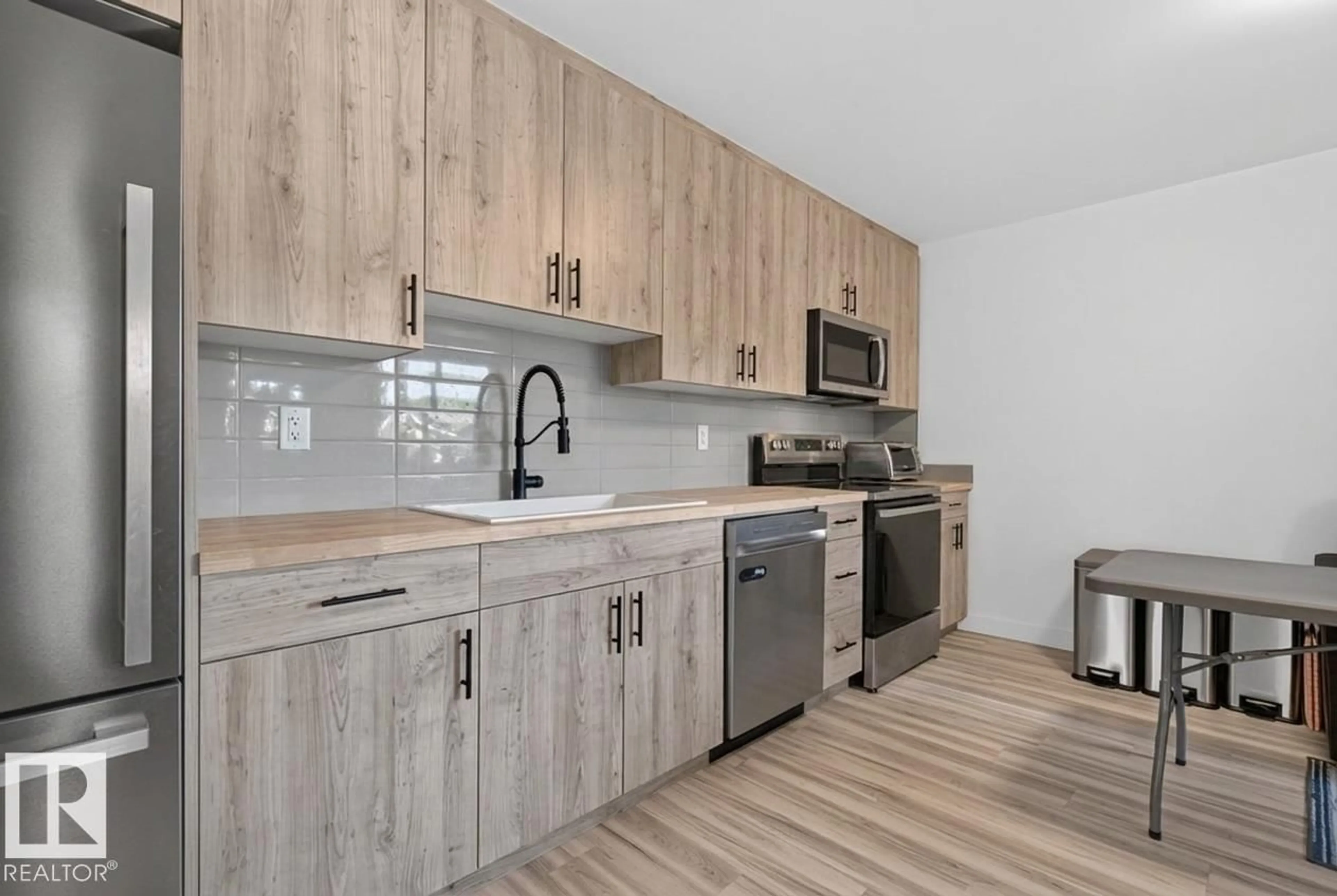 Standard kitchen, unknown for 10726 107 ST, Edmonton Alberta T5H2Z1