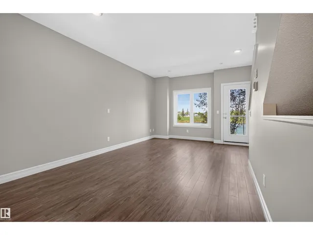 #111 - 804 WELSH DR, Edmonton 2