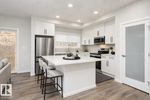 305 LINDEN LO, Leduc 2