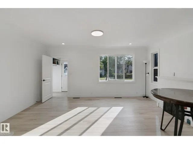 11914 124 ST, Edmonton 4