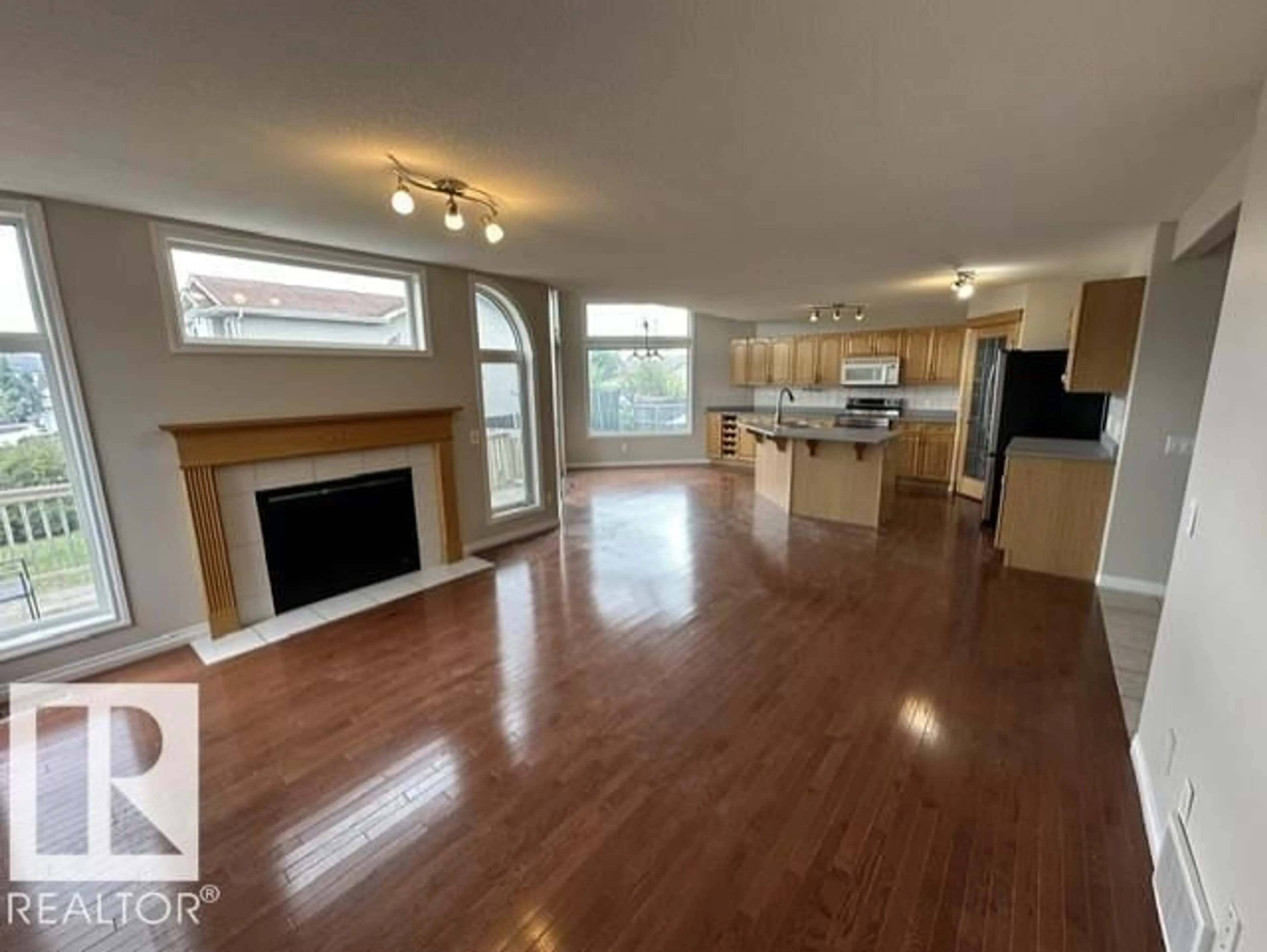 Unknown for 201 FOXBORO CV, Sherwood Park Alberta T8A6N8