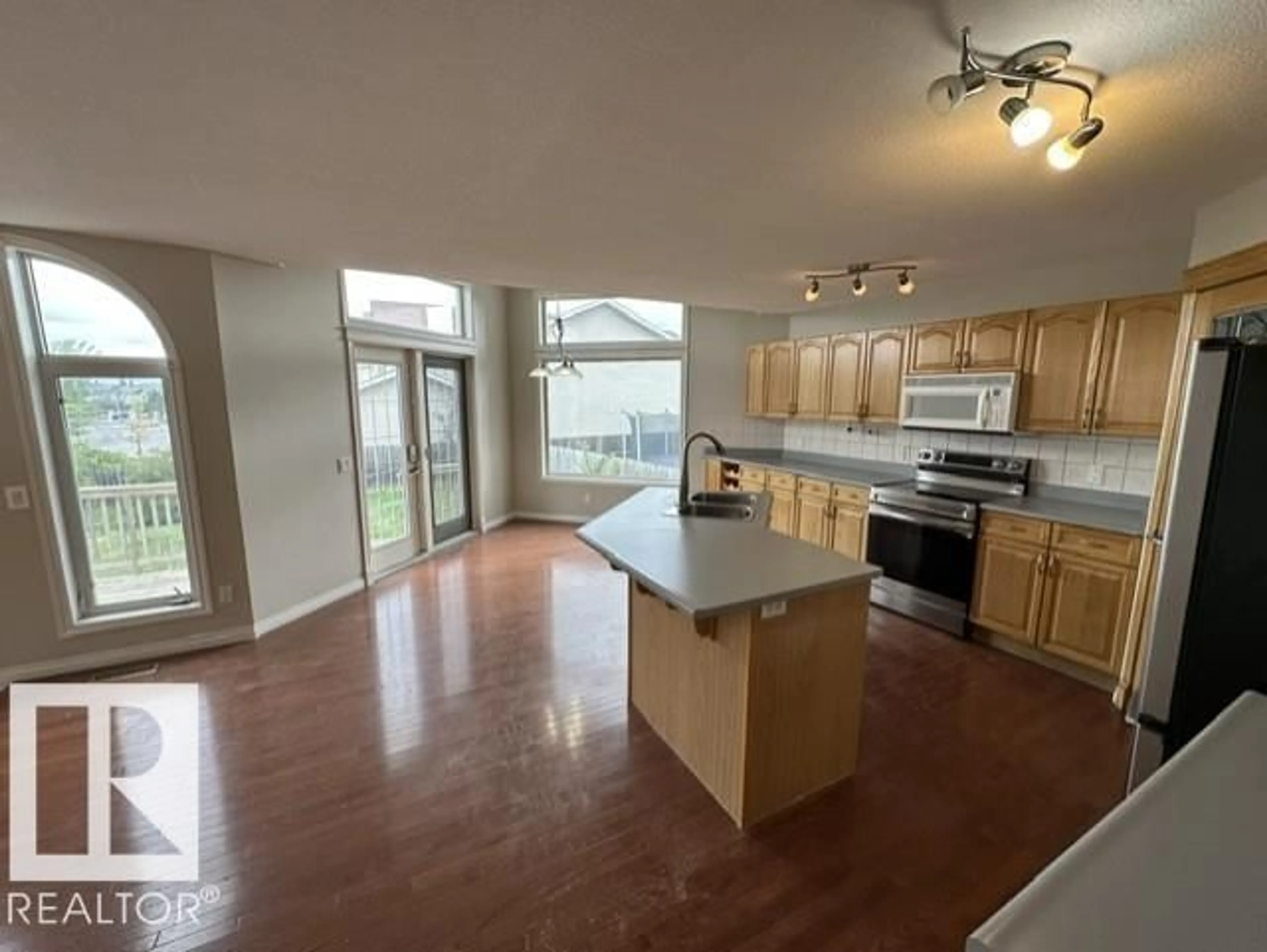 Open concept kitchen, unknown for 201 FOXBORO CV, Sherwood Park Alberta T8A6N8