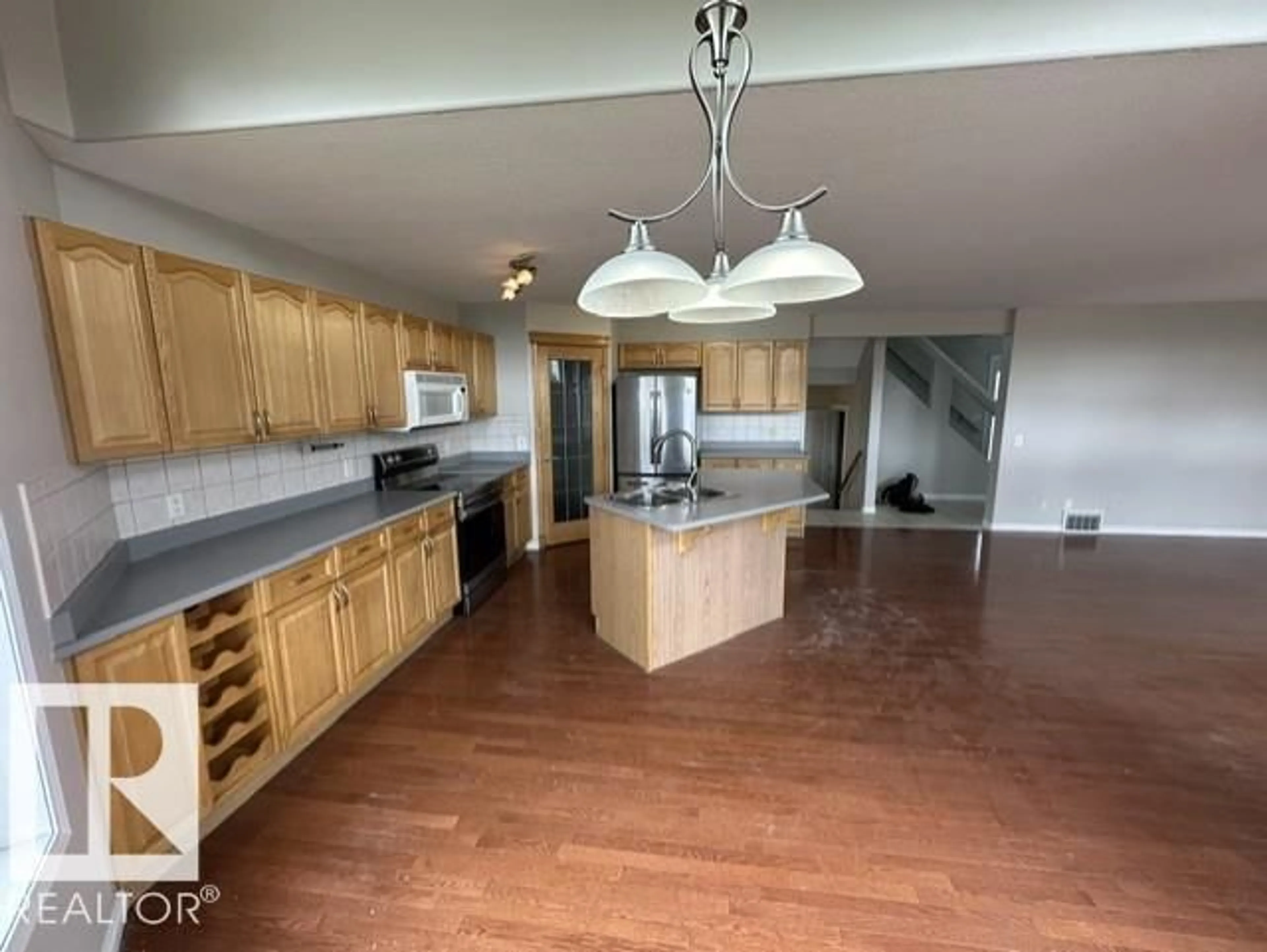 Open concept kitchen, unknown for 201 FOXBORO CV, Sherwood Park Alberta T8A6N8