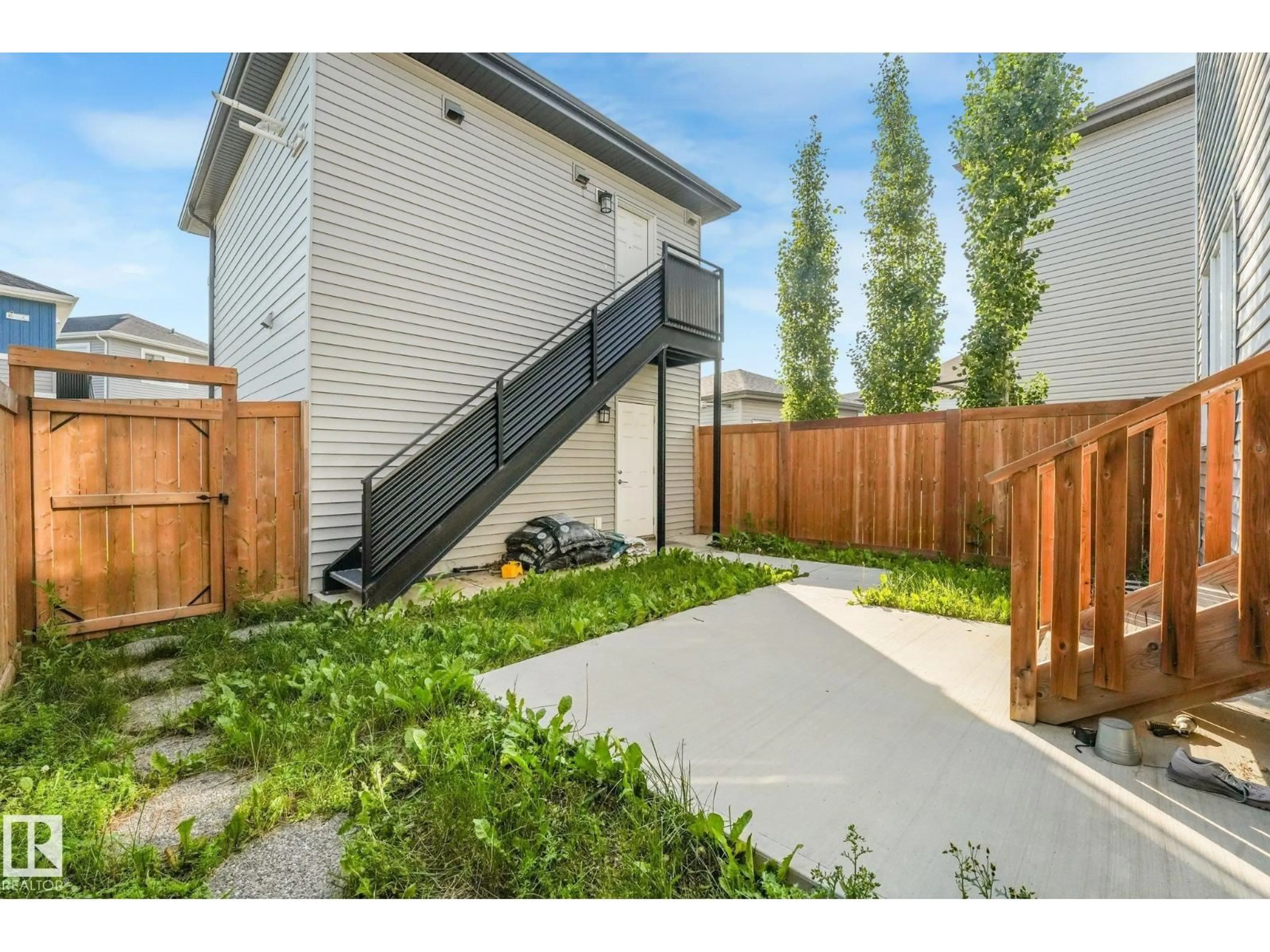 Patio, street for 6603 64 AV, Beaumont Alberta T6P1N7