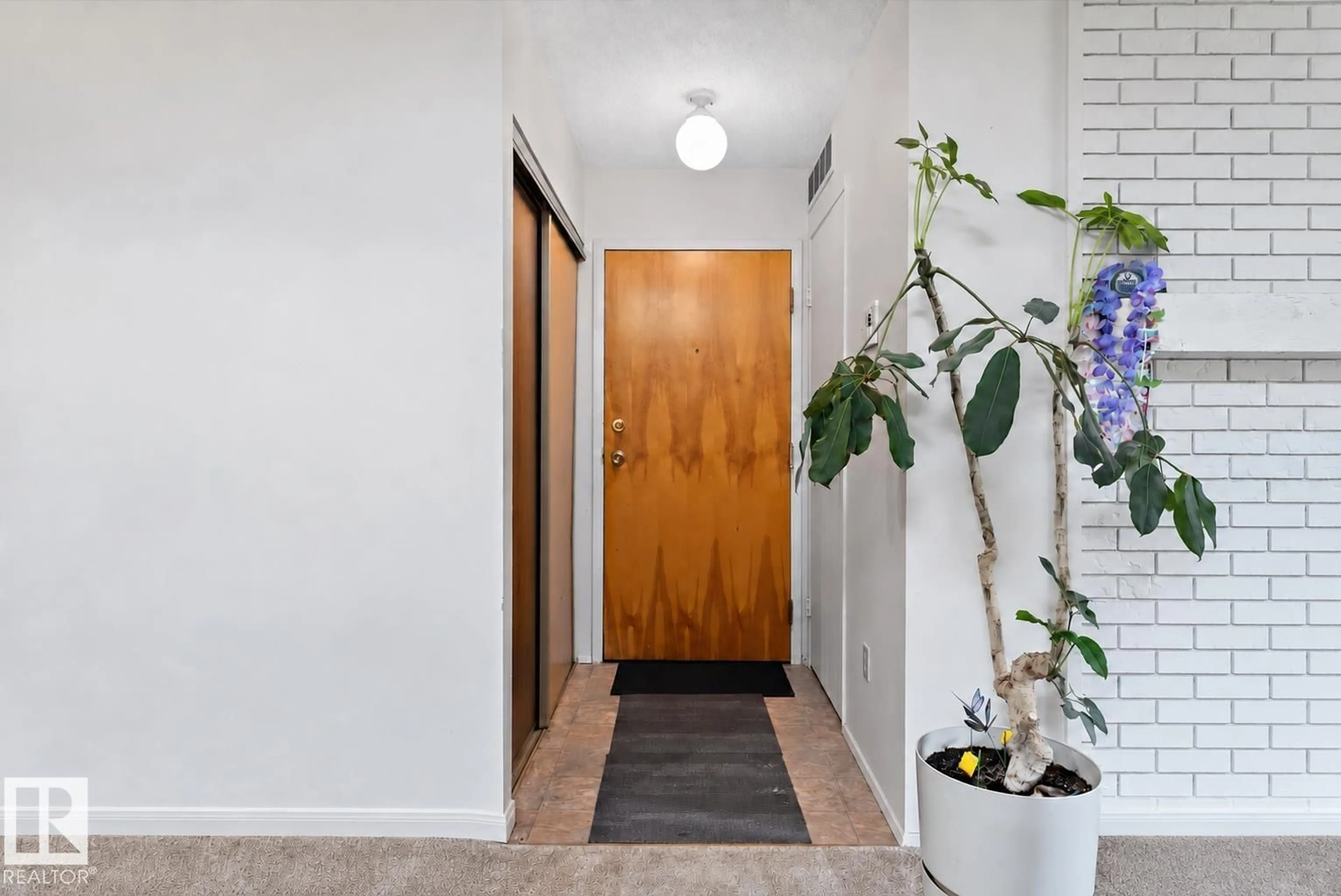 Indoor entryway for 32 - 107 ALPINE PL, St. Albert Alberta T8N3Y2