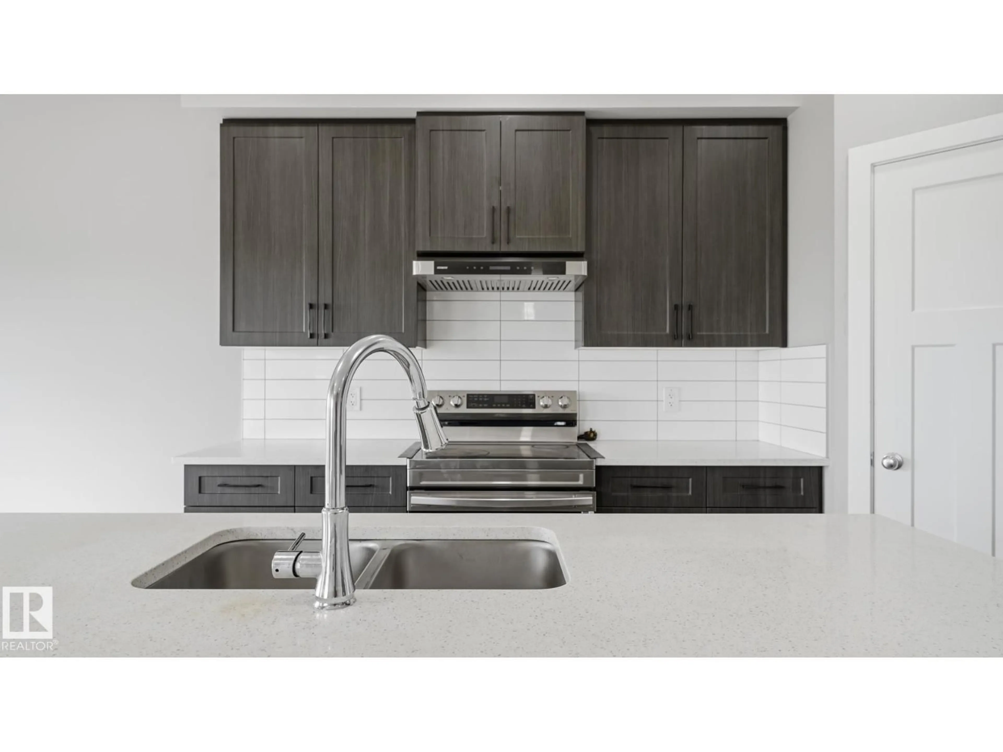Standard kitchen, ceramic/tile floor for 3004 9 ST, Edmonton Alberta T6T2V3