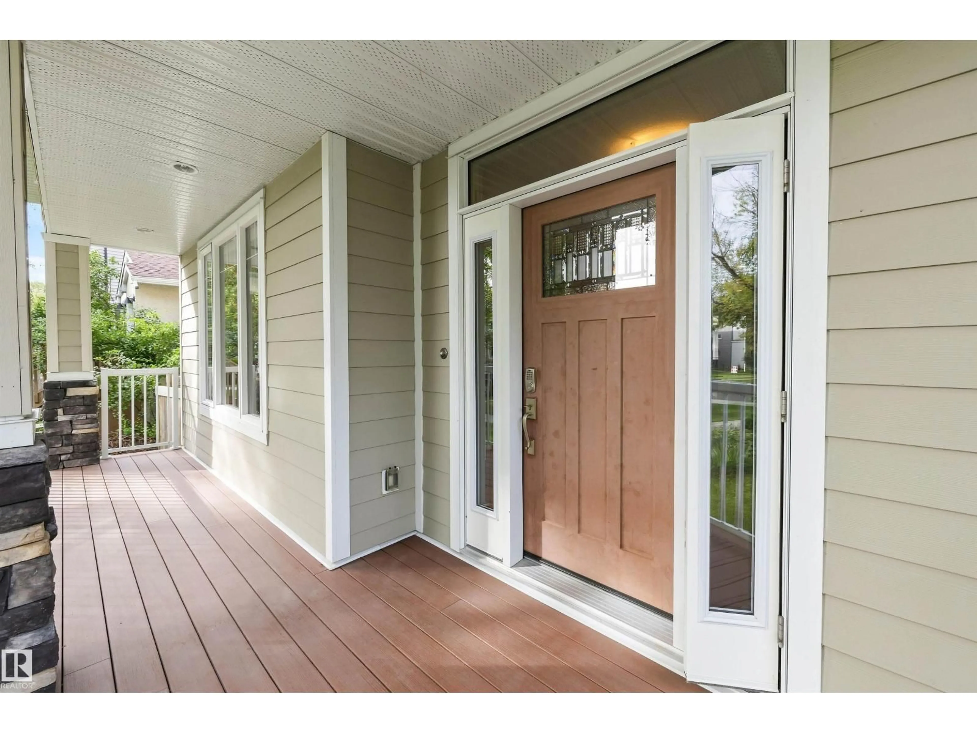 Indoor entryway for NW - 11534 122 ST, Edmonton Alberta T5M0C1
