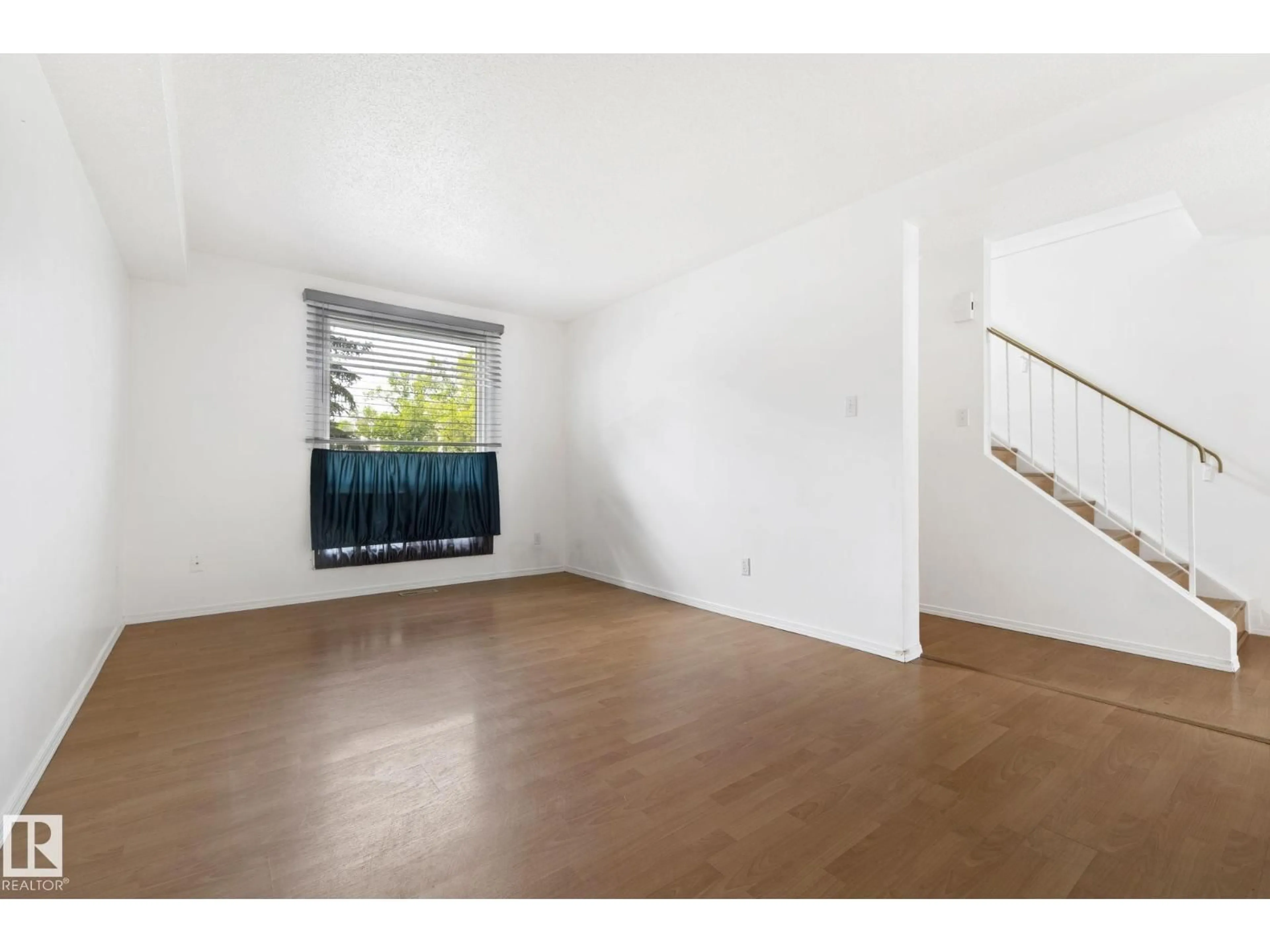 A pic of a room for 3122 142 AV, Edmonton Alberta T5Y1H2