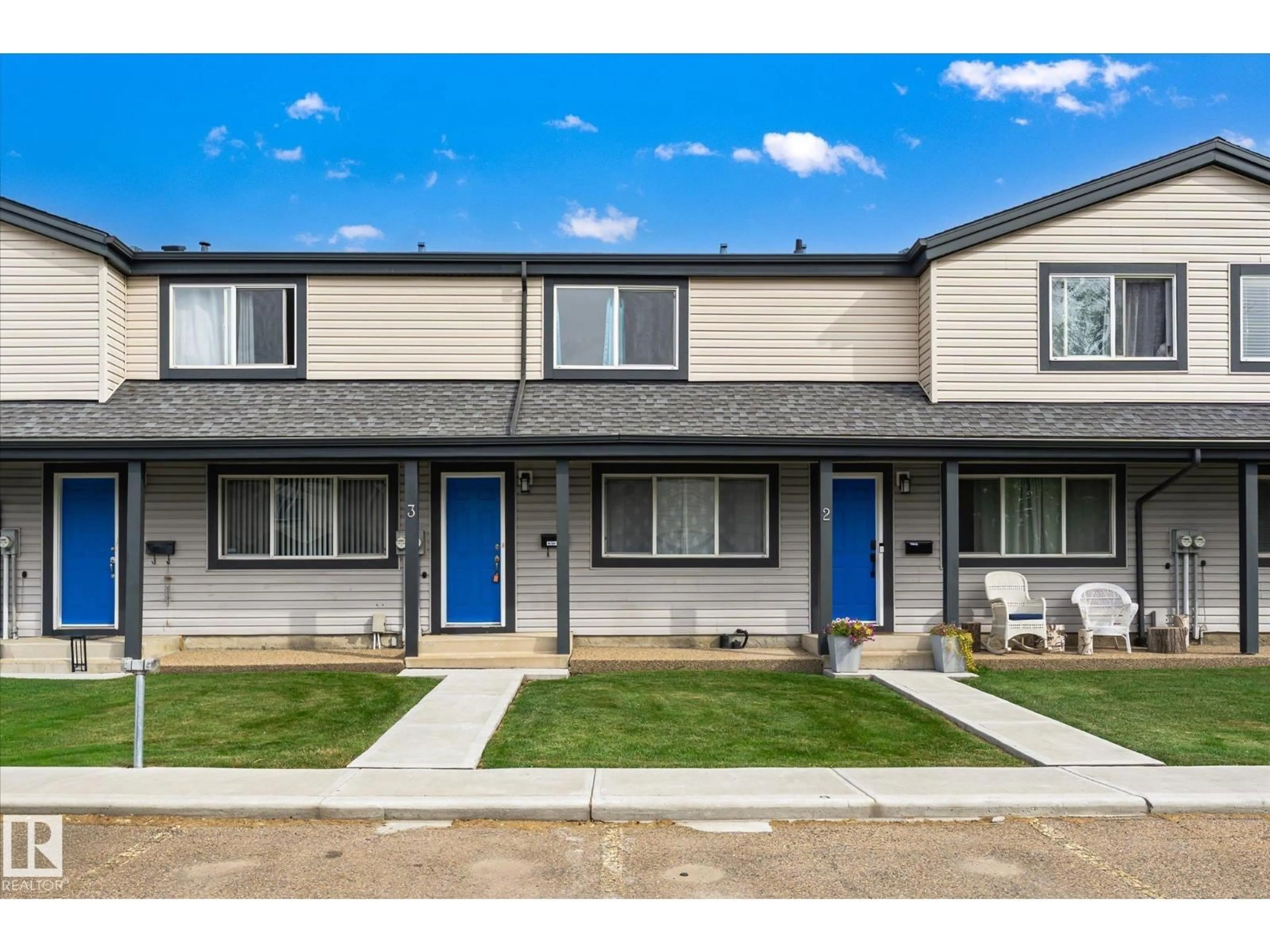 Home with vinyl exterior material, street for #3 - 18010 98 AV, Edmonton Alberta T5T3H6