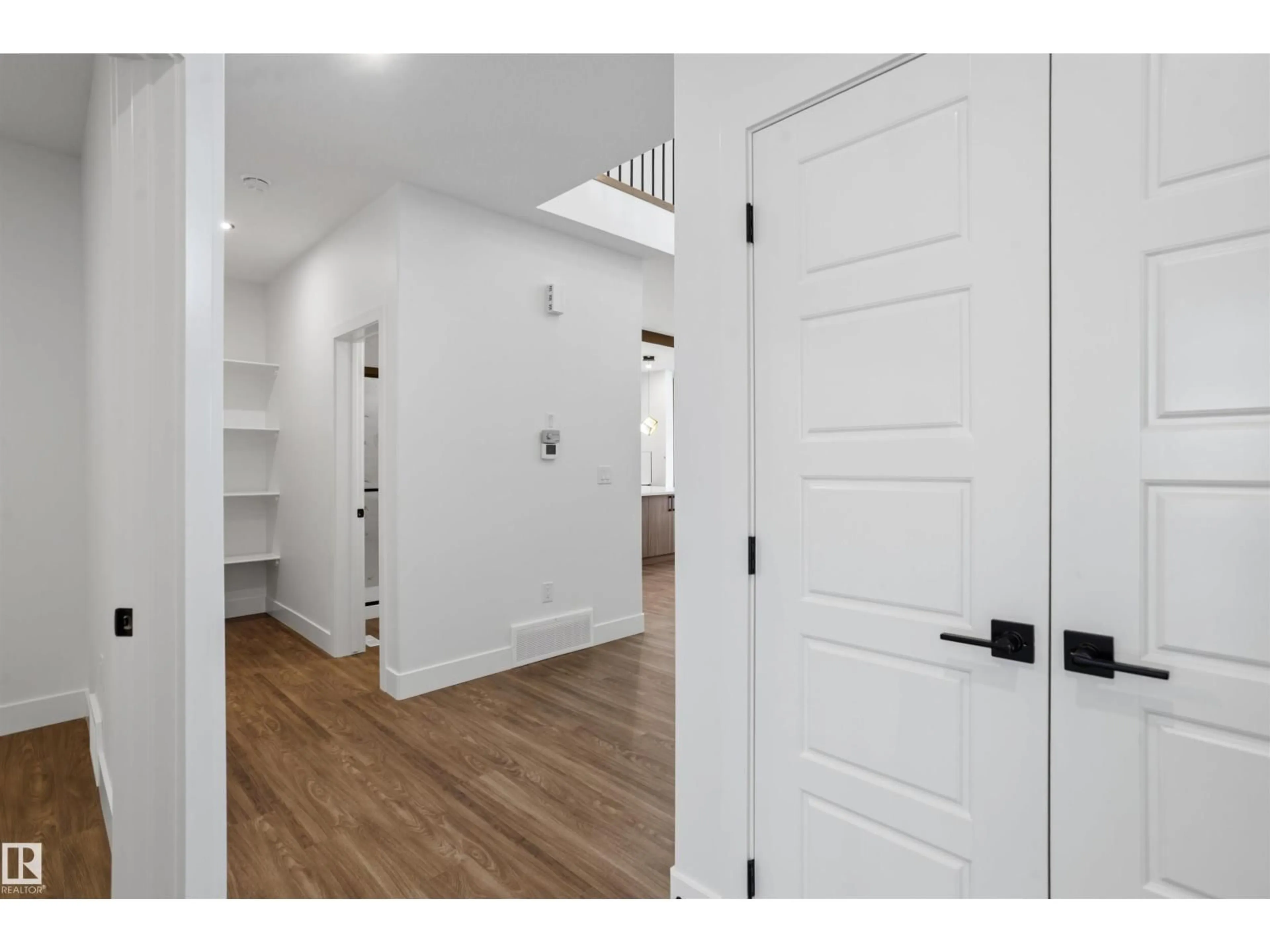 Indoor entryway for 2319 CROSSBILL CO, Edmonton Alberta T5S0Y7