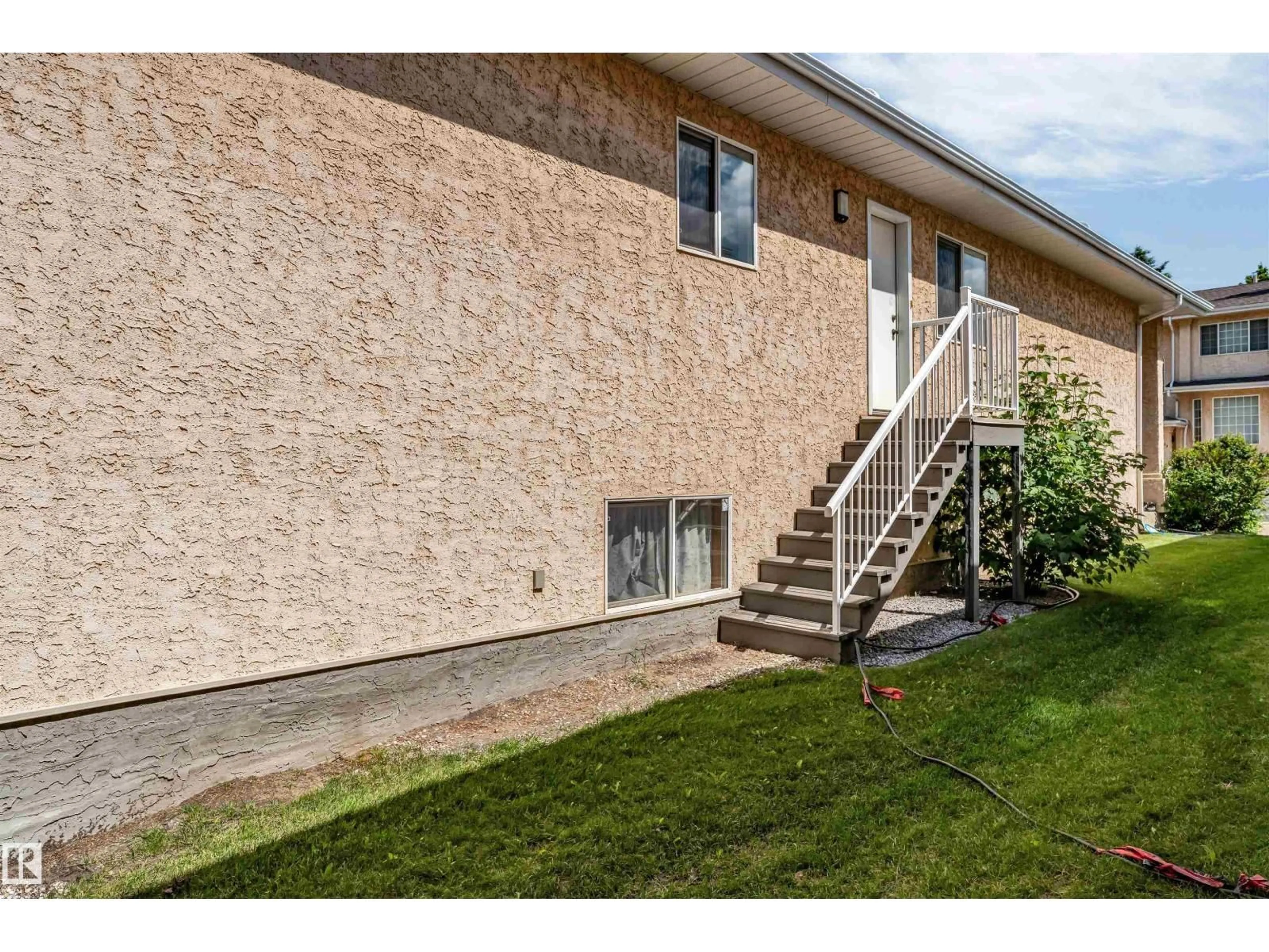 Unknown for 1646 JAMHA RD, Edmonton Alberta T6L6V7