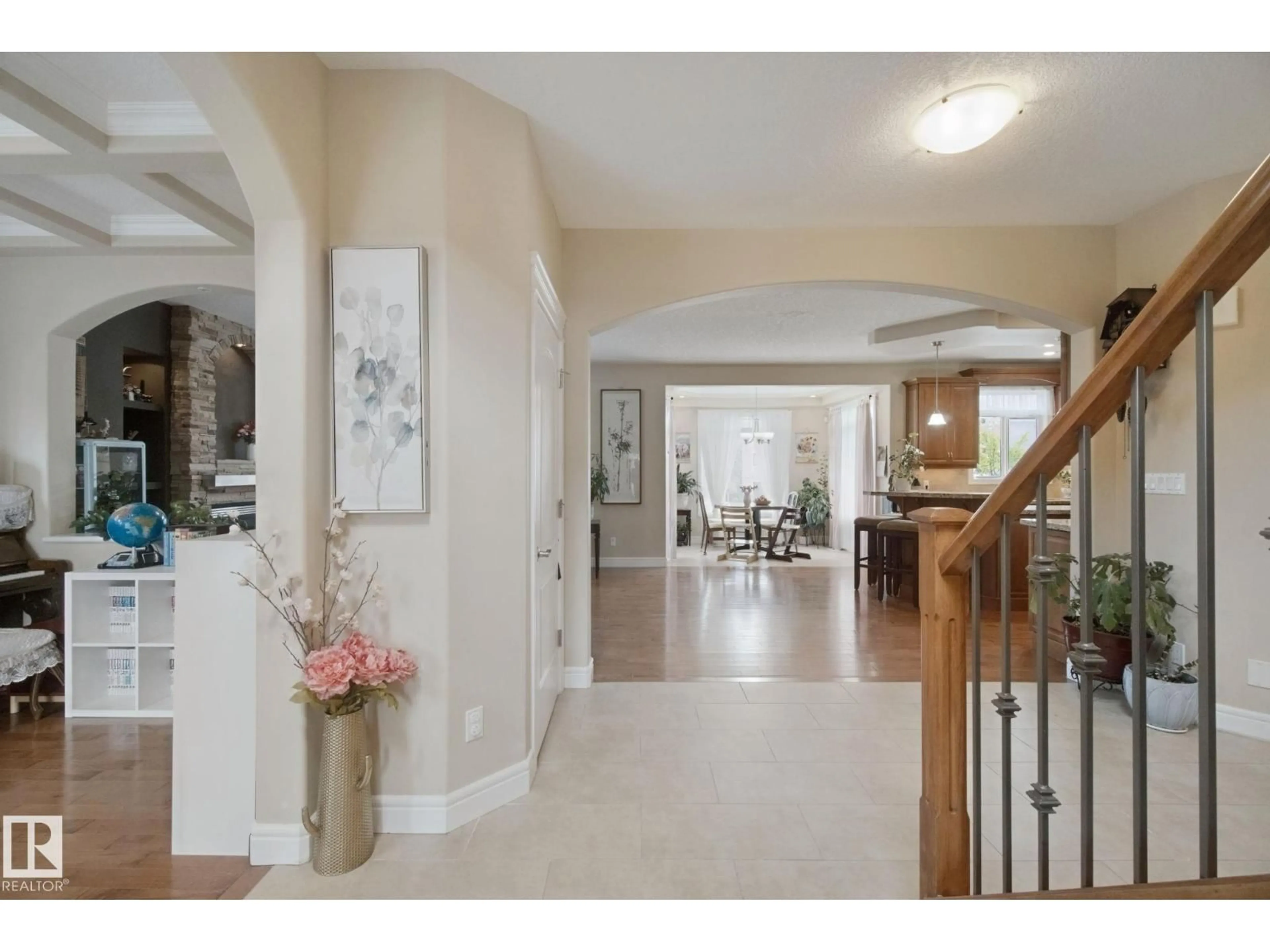Indoor entryway for 6415 SANDIN CR, Edmonton Alberta T6R0E9