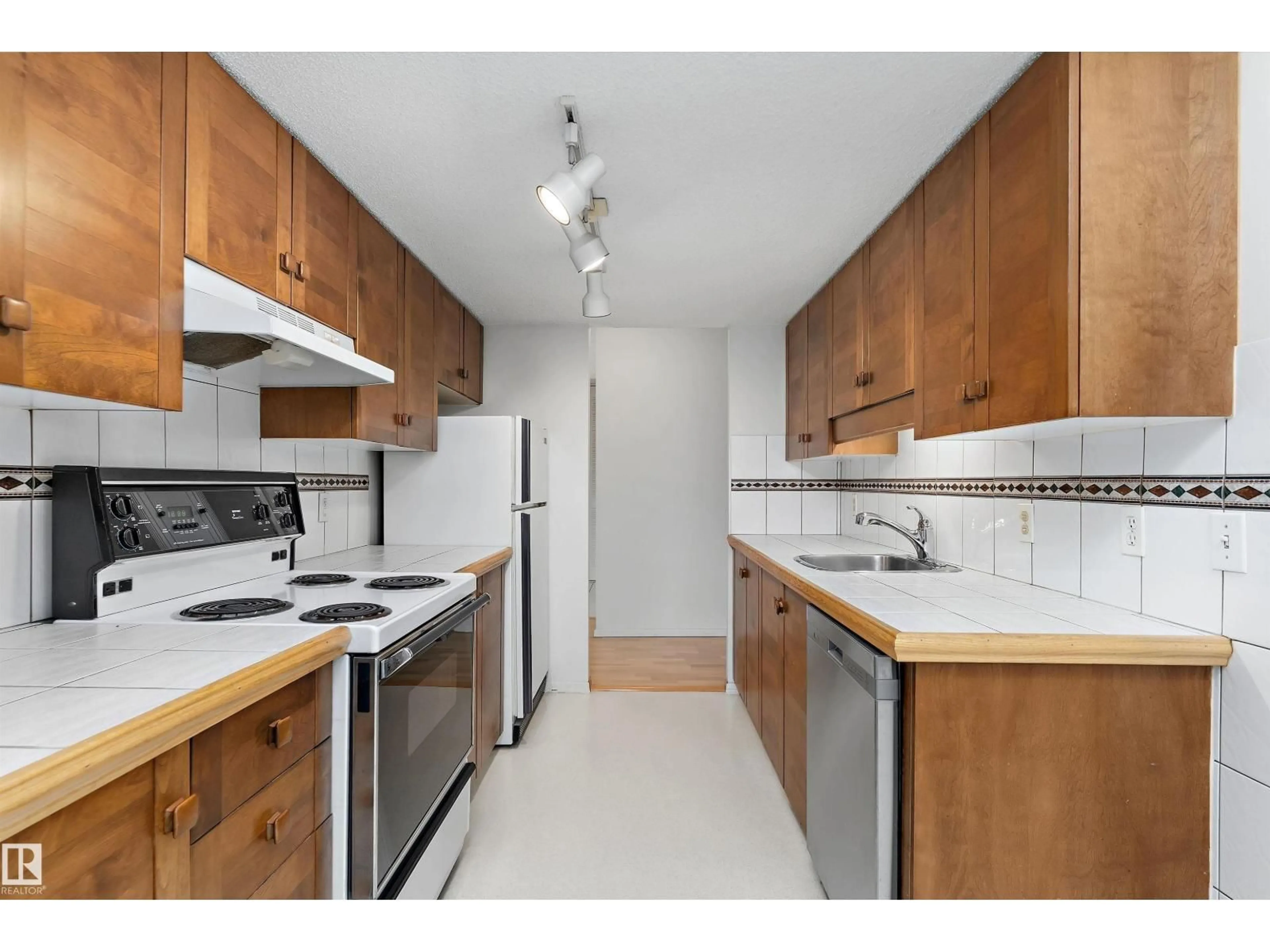 Standard kitchen, unknown for 8220 - 1201 JASPER AV NW, Edmonton Alberta T5H4B6