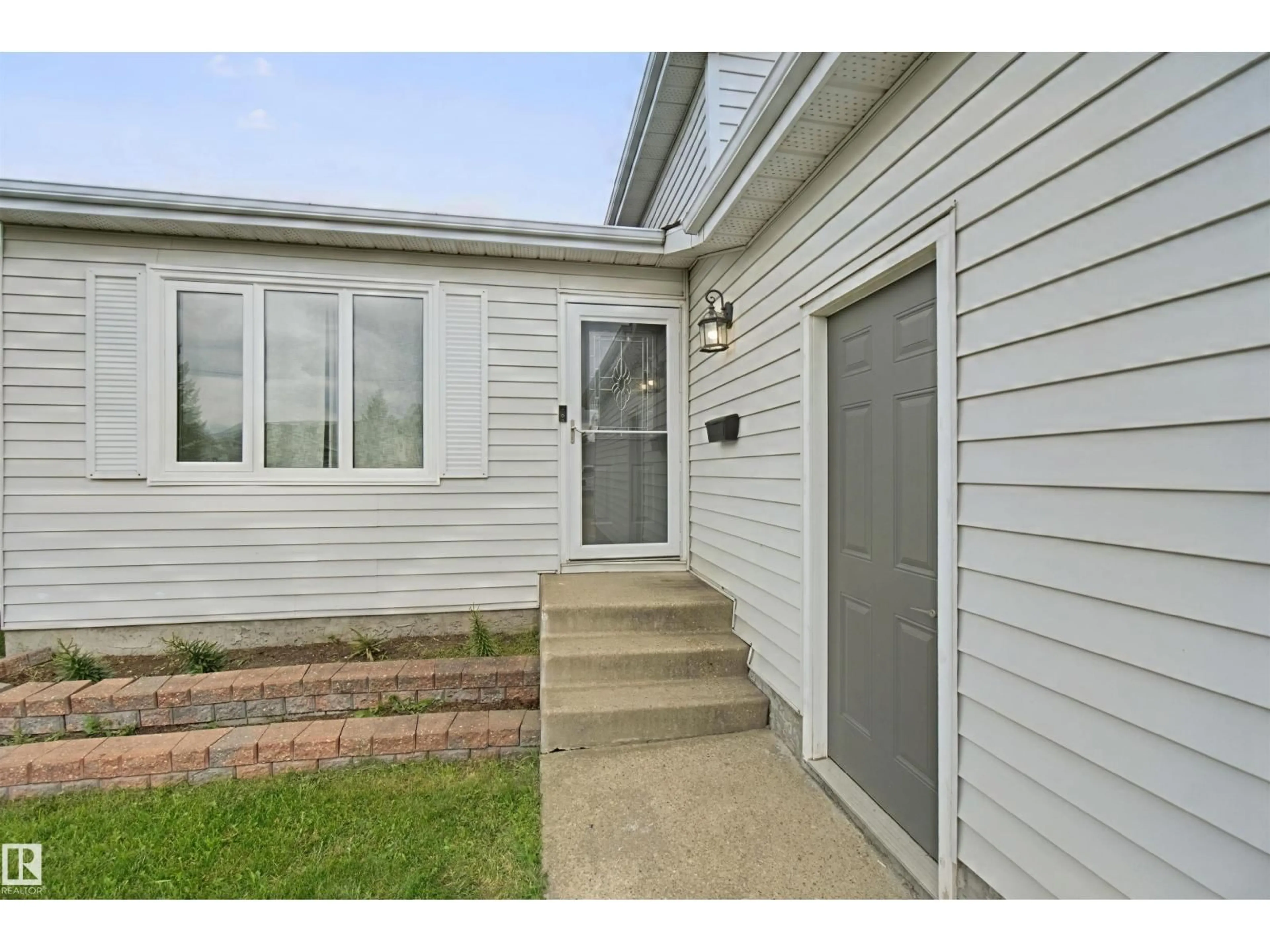 Unknown for NW - 12319 47 ST, Edmonton Alberta T5W5E5