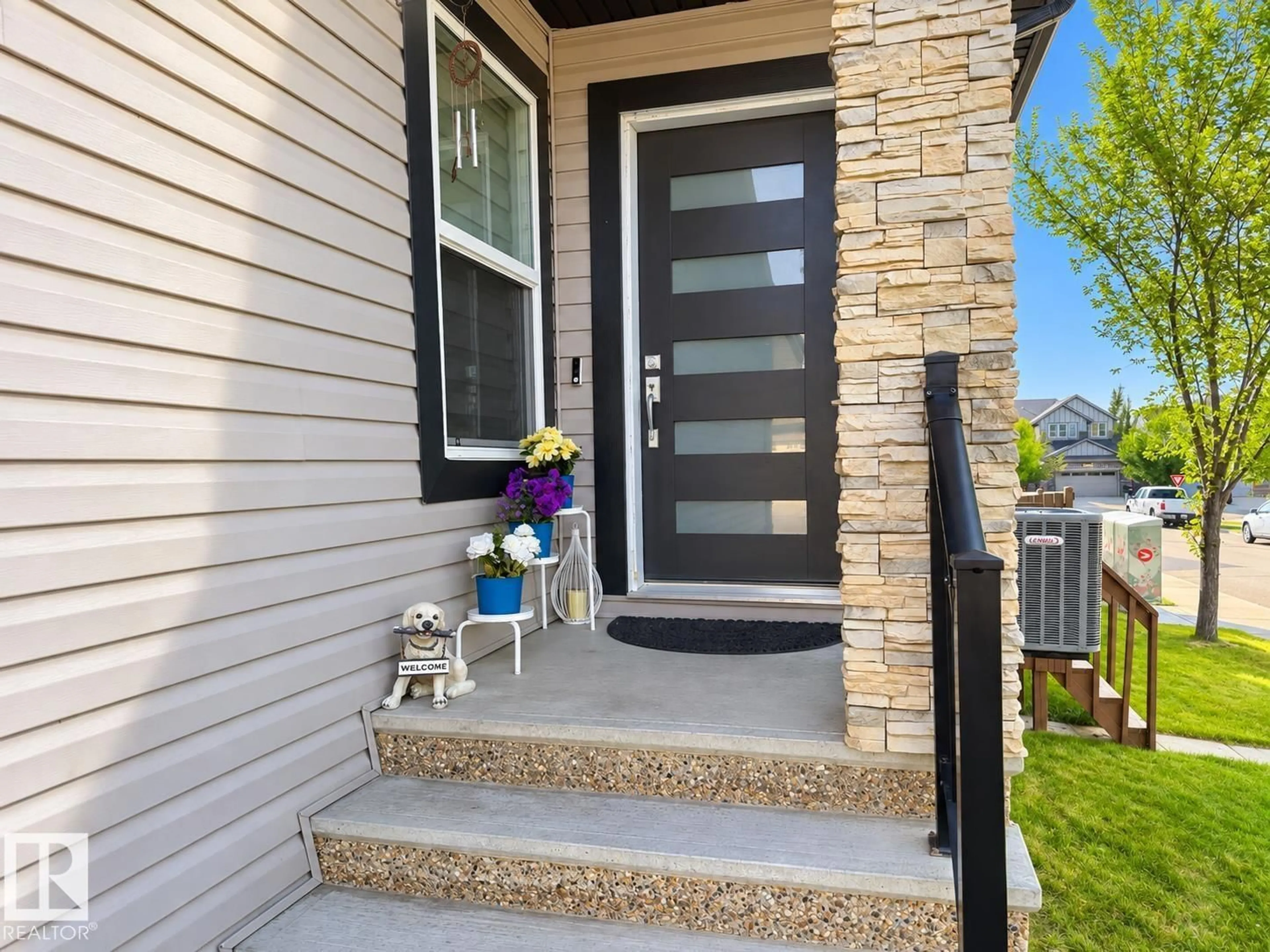 Indoor entryway for SW - 144 52 ST, Edmonton Alberta T6X0Z6