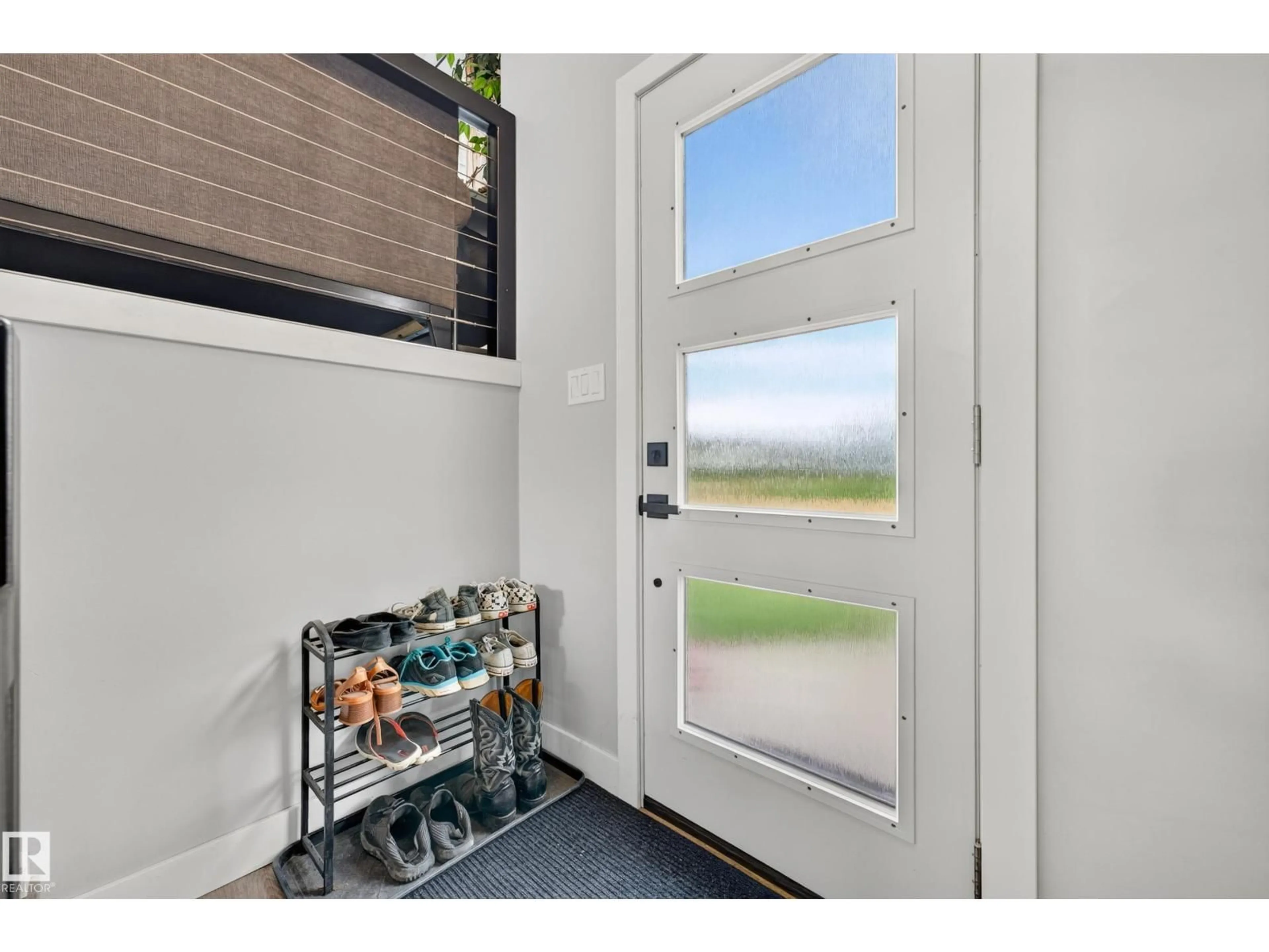 Indoor entryway for 5410 43 ST, Tofield Alberta T0B4J0