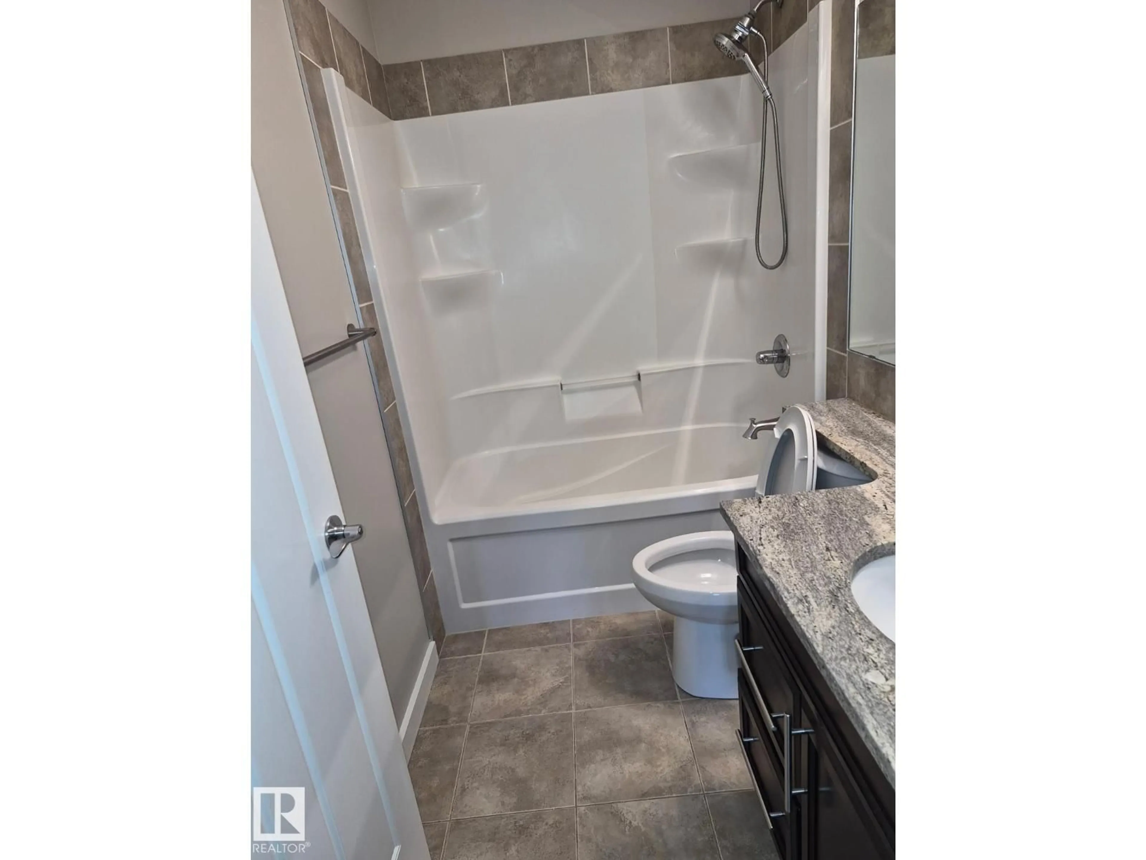 Standard bathroom, ceramic/tile floor for 3329 WEST COURT NW, Edmonton Alberta T6W0T5