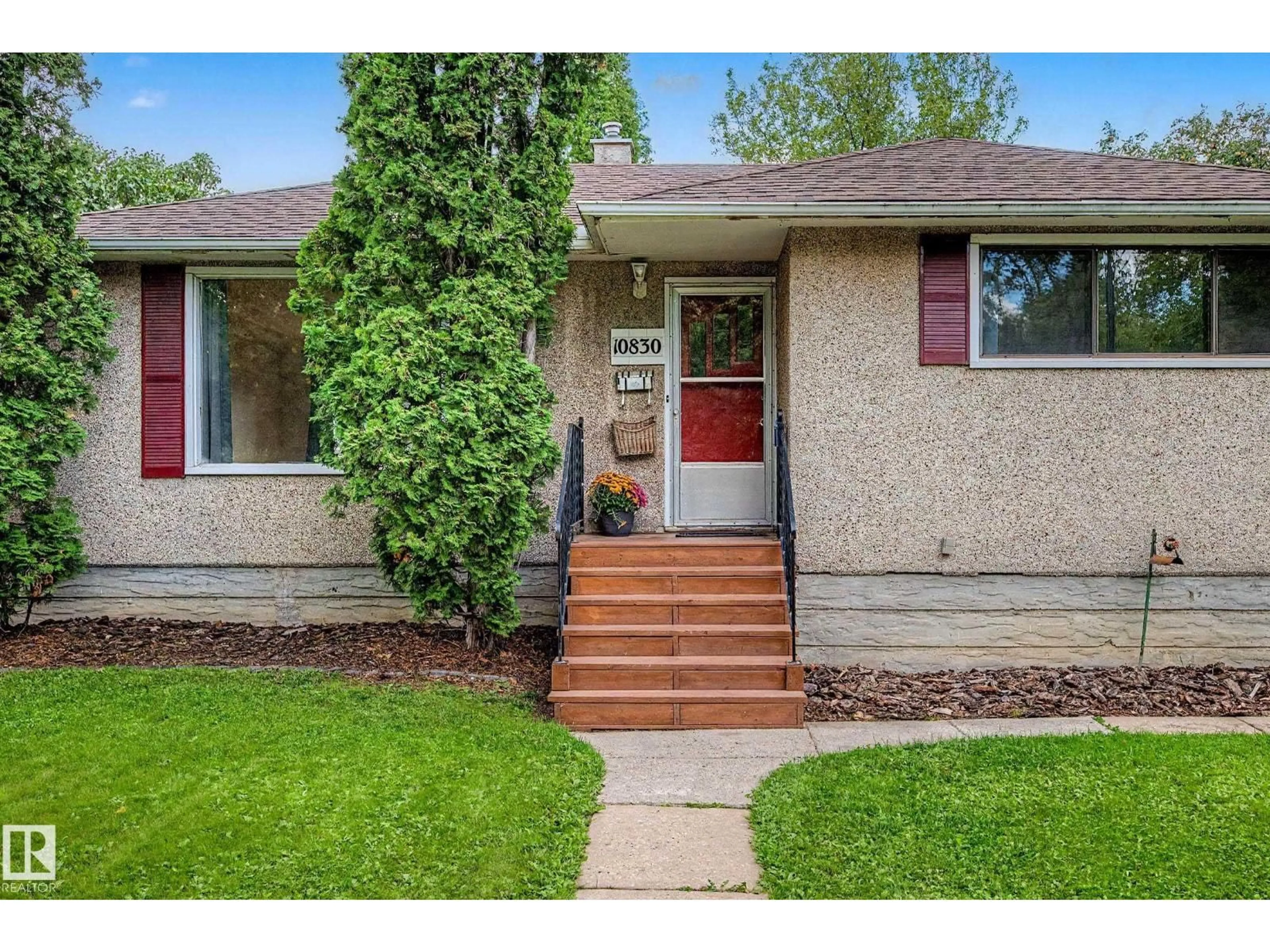 Unknown for 10830 138 ST, Edmonton Alberta T5M1N9