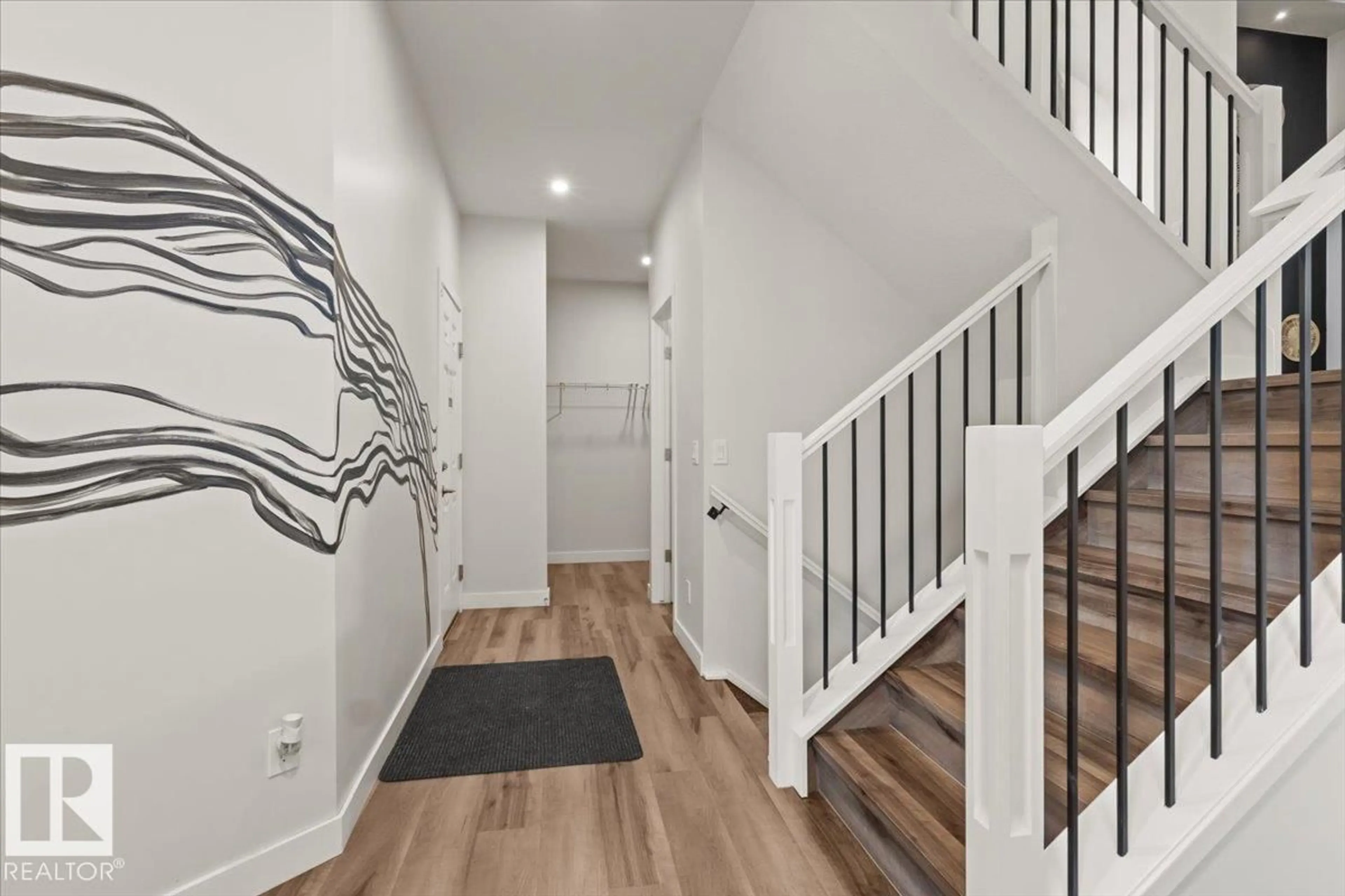 Indoor entryway for NW - 9340 226 ST, Edmonton Alberta T5T7R5