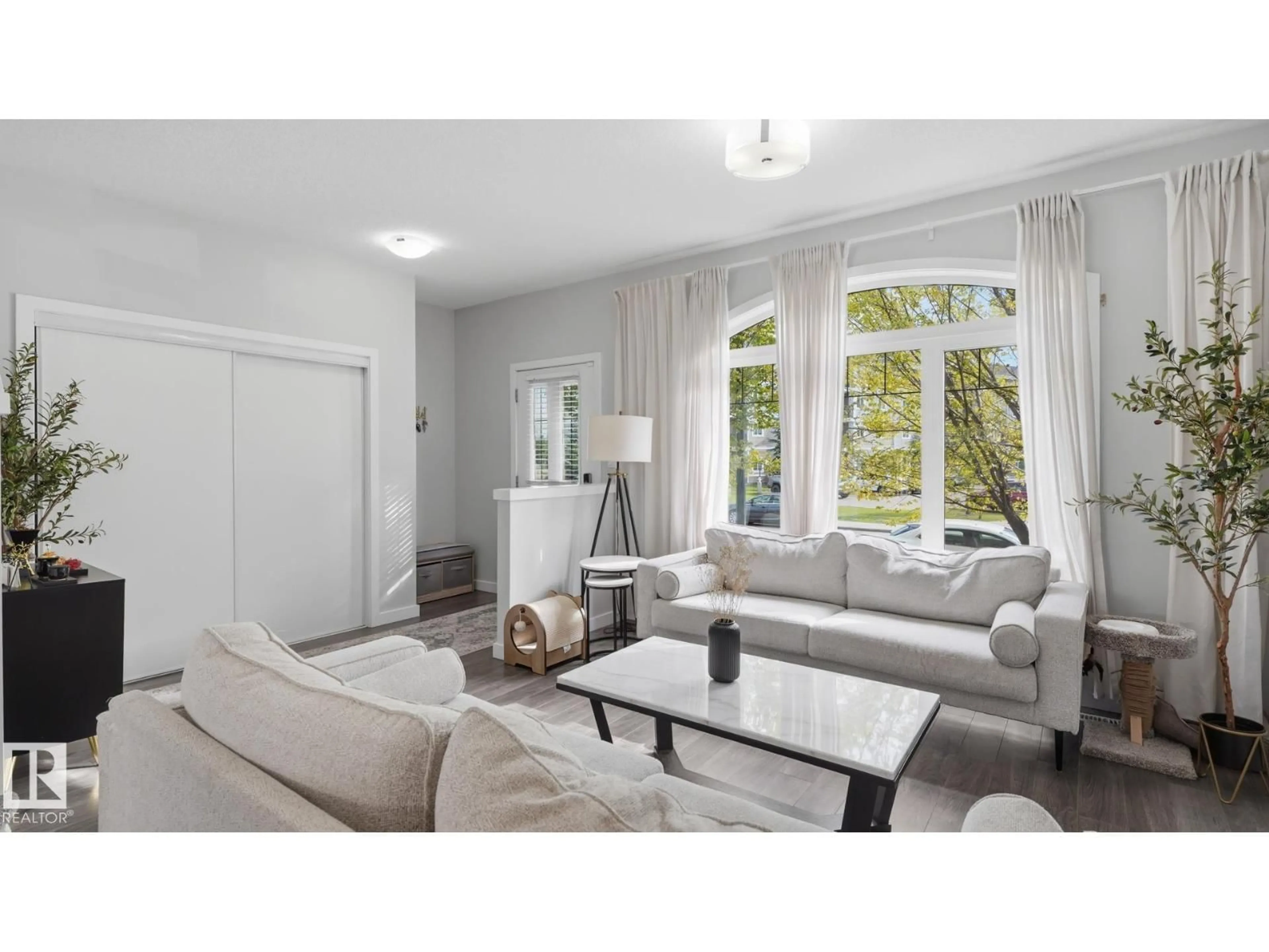 Living room with furniture, unknown for 5839 MULLEN PL, Edmonton Alberta T6R0T5