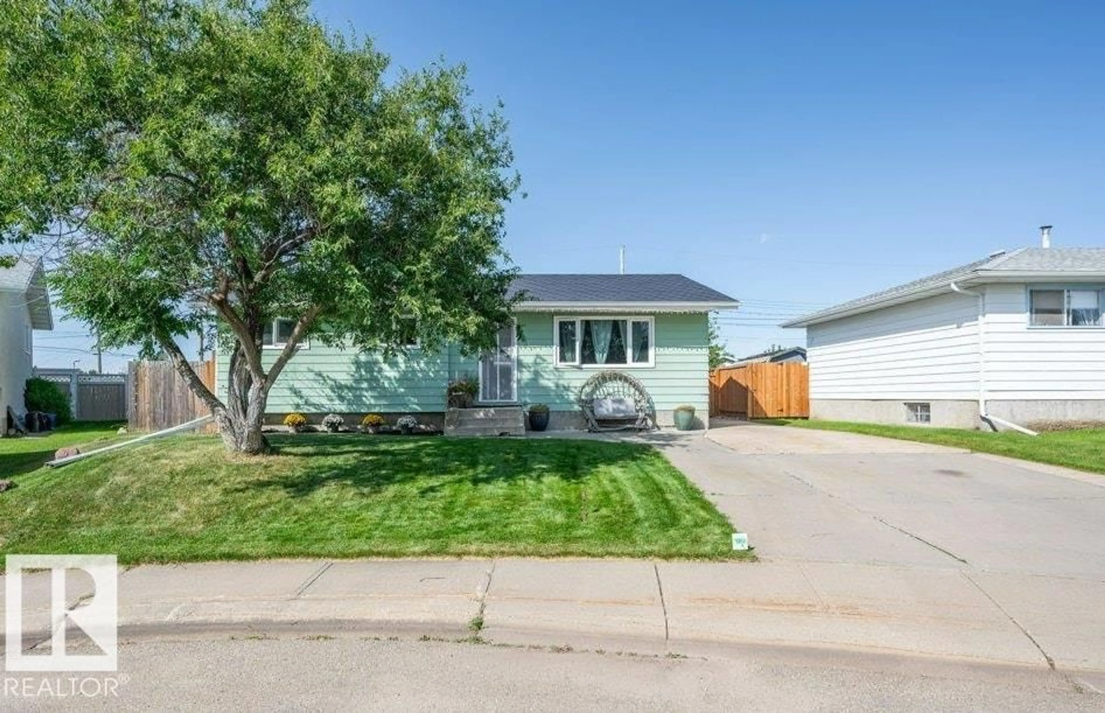 Home with vinyl exterior material, street for 4512 49 ST, Gibbons Alberta T0A1N0