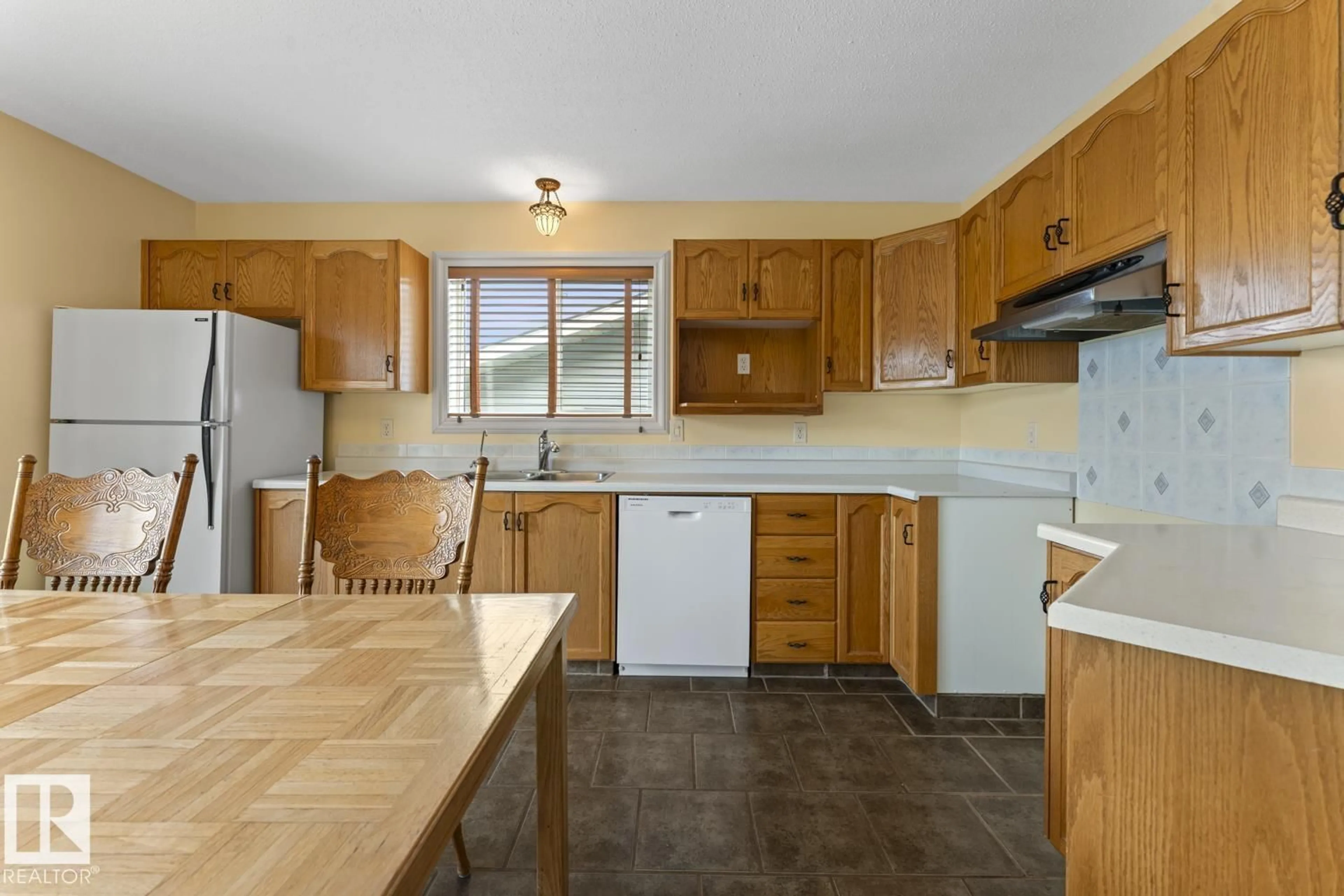 Standard kitchen, unknown for 4510 49 AV, Cold Lake Alberta T9M1Z6